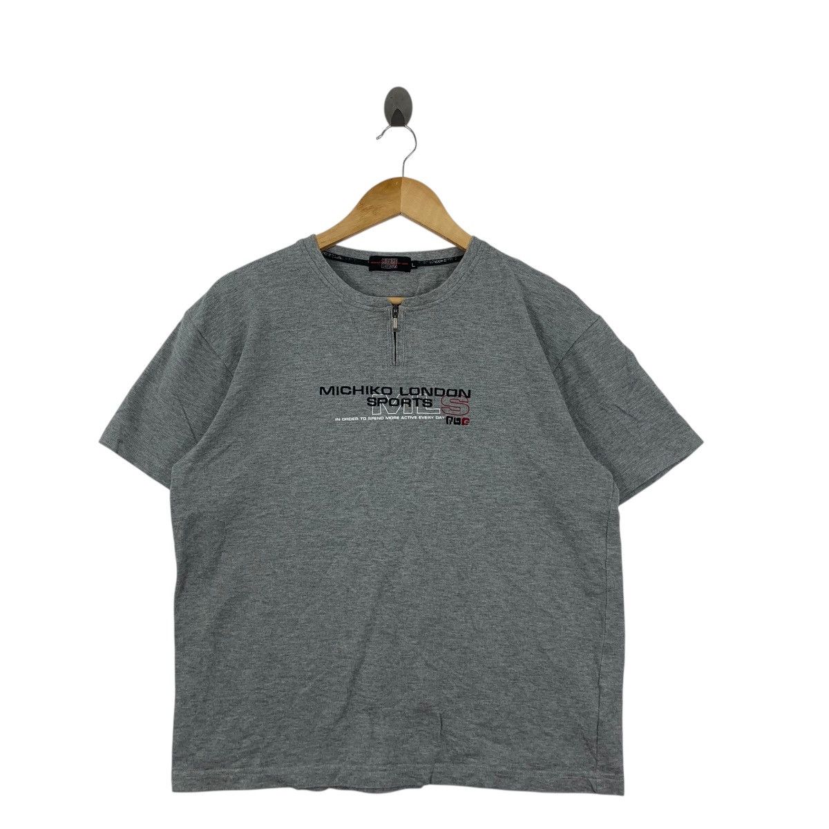 Vintage Vintage MICHIKO LONDON SPORTS Embroidered Logo Tee Shirt Top Size L / US 10 / IT 46 - 4 Thumbnail