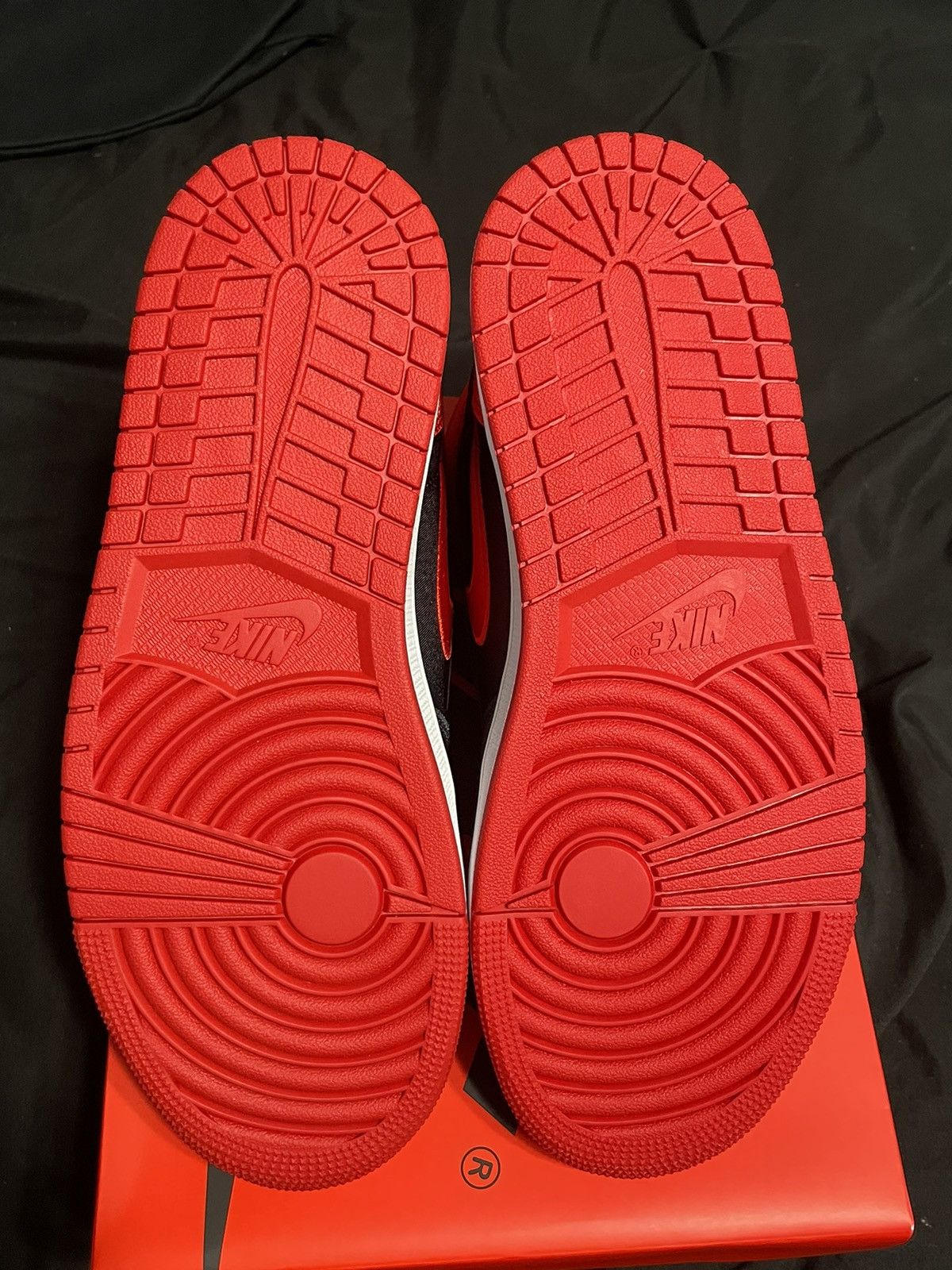 Jordan Brand × Nike Jordan 1 Satin Bred Size US 9 / EU 42 - 5 Thumbnail
