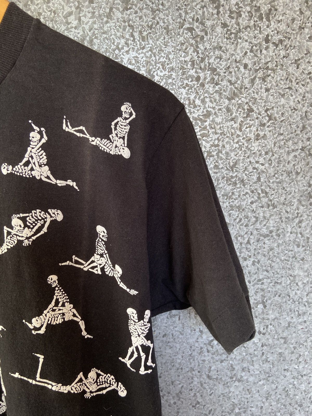 Fashion Victim 🔥 Vtg 90s Vintage Fashion Victim tee skulls Sex position Size US M / EU 48-50 / 2 - 7 Thumbnail