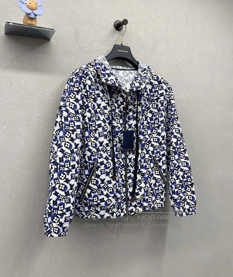 Louis Vuitton LV Monogram Print. Size US S / EU 44-46 / 1 - 2 Thumbnail
