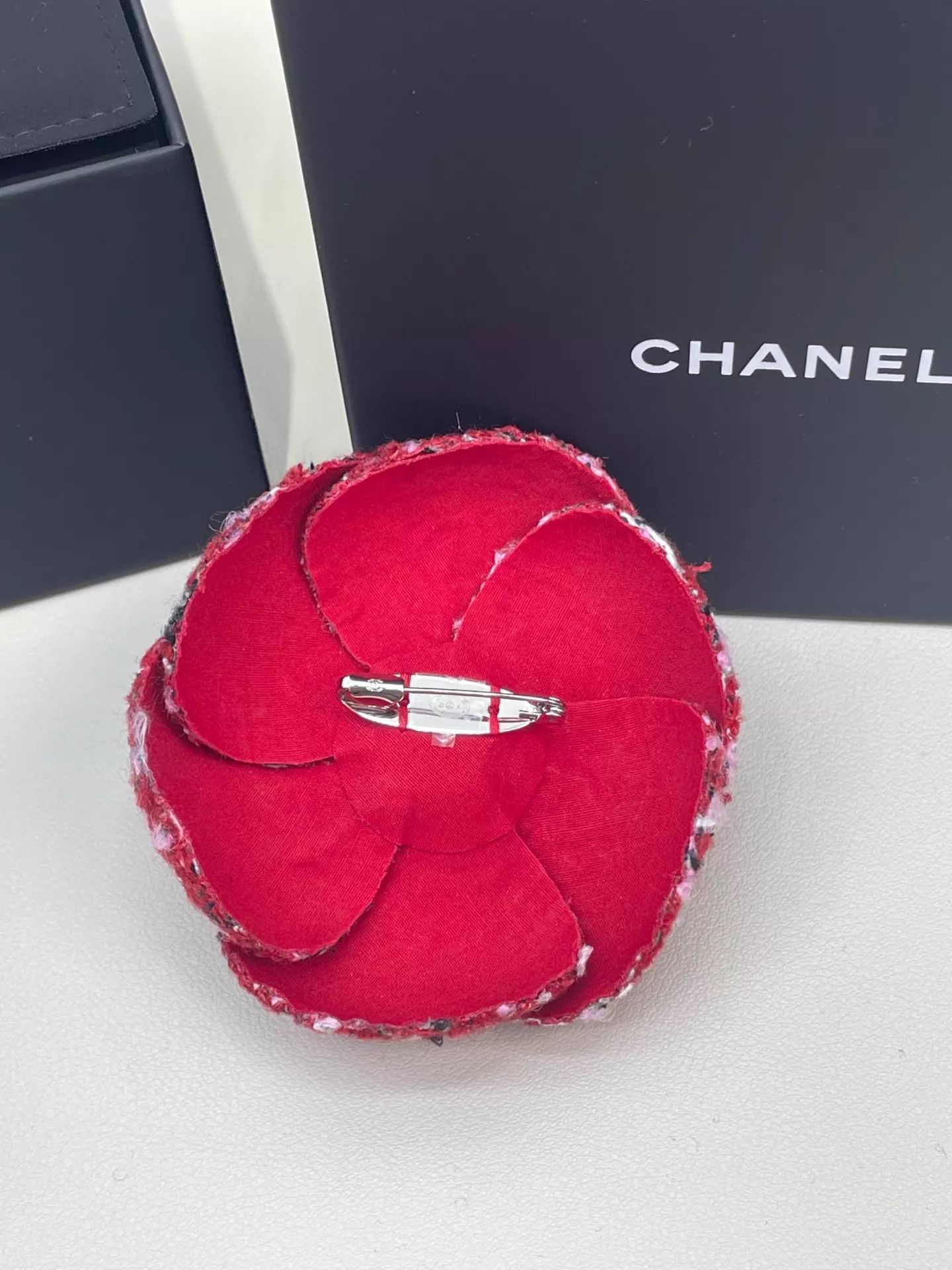 Chanel Chanel 25K Tweed Camellia Brooch Size ONE SIZE - 7 Thumbnail