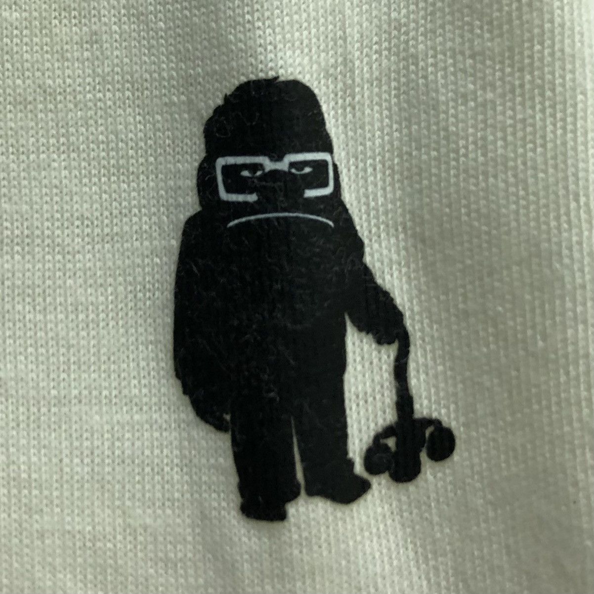 Uniqlo Uniqlo Disney Pixar Movie UP Grape Soda T-Shirt Size US L / EU 52-54 / 3 - 7 Thumbnail