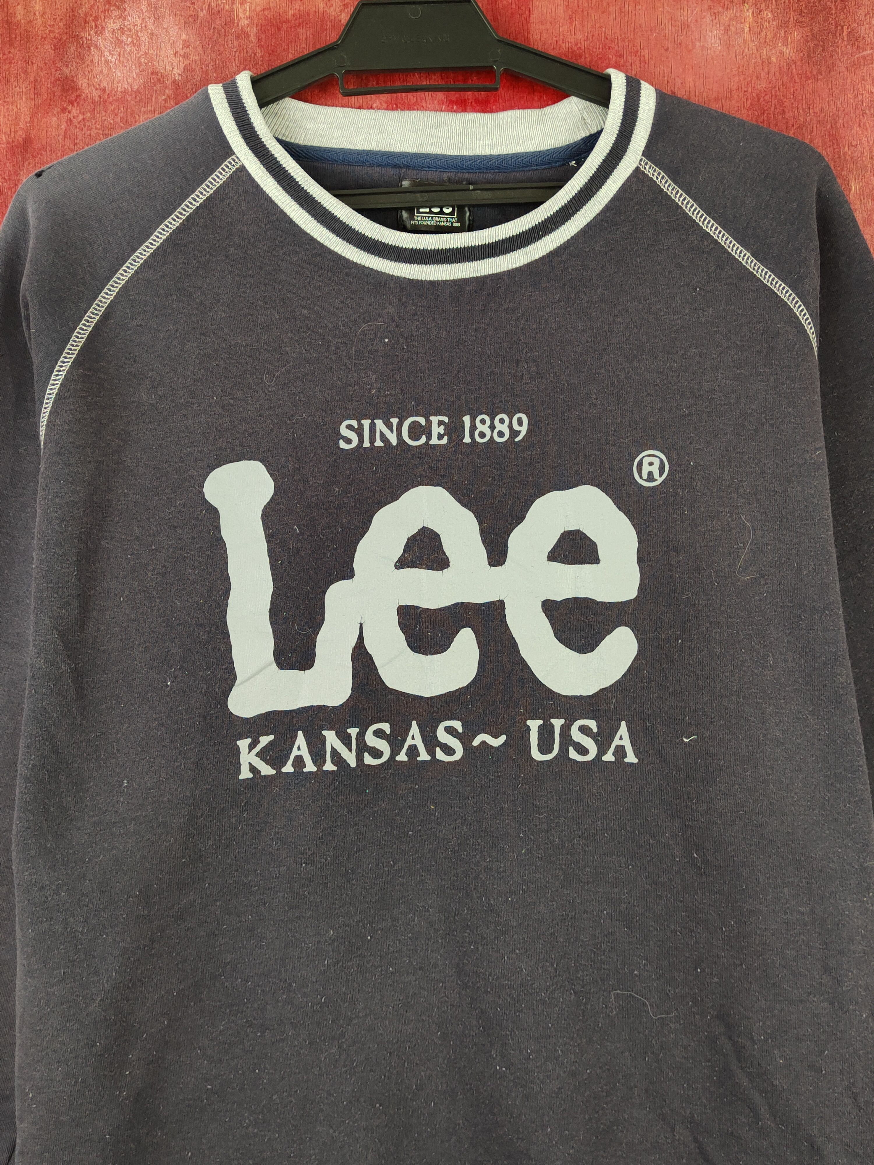 Japanese Brand × Lee × Vintage Lee Dark Blue Faded vintage Sweatshirts #S2118 Size L / US 10 / IT 46 - 2 Thumbnail
