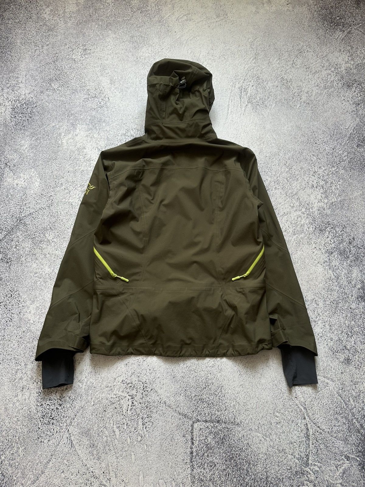 Norrona Norrona Narvik Gore Tex Jacket Khaki Military Arc’teryx Leaf Size US L / EU 52-54 / 3 - 5 Thumbnail