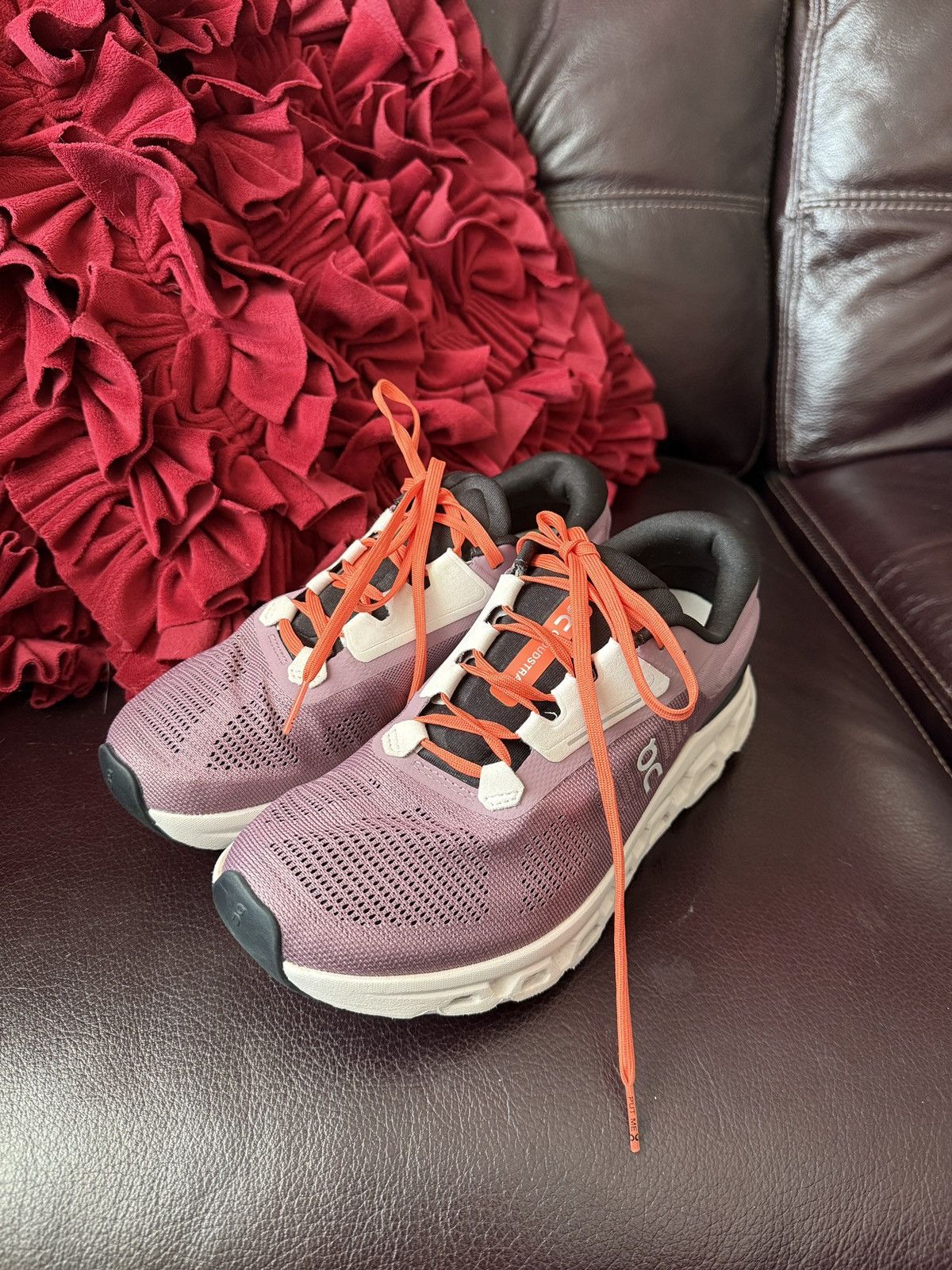 On On Women’s Cloudstratus 3 NWOT size 8 color in Quartz | Lily Size US 8 / IT 38 - 4 Thumbnail