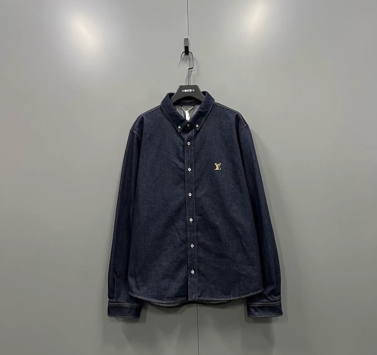 Louis Vuitton Louis Vuitton Embroidered Long Sleeve Shirt J41 Size US XXL / EU 58 / 5 - 1 Thumbnail