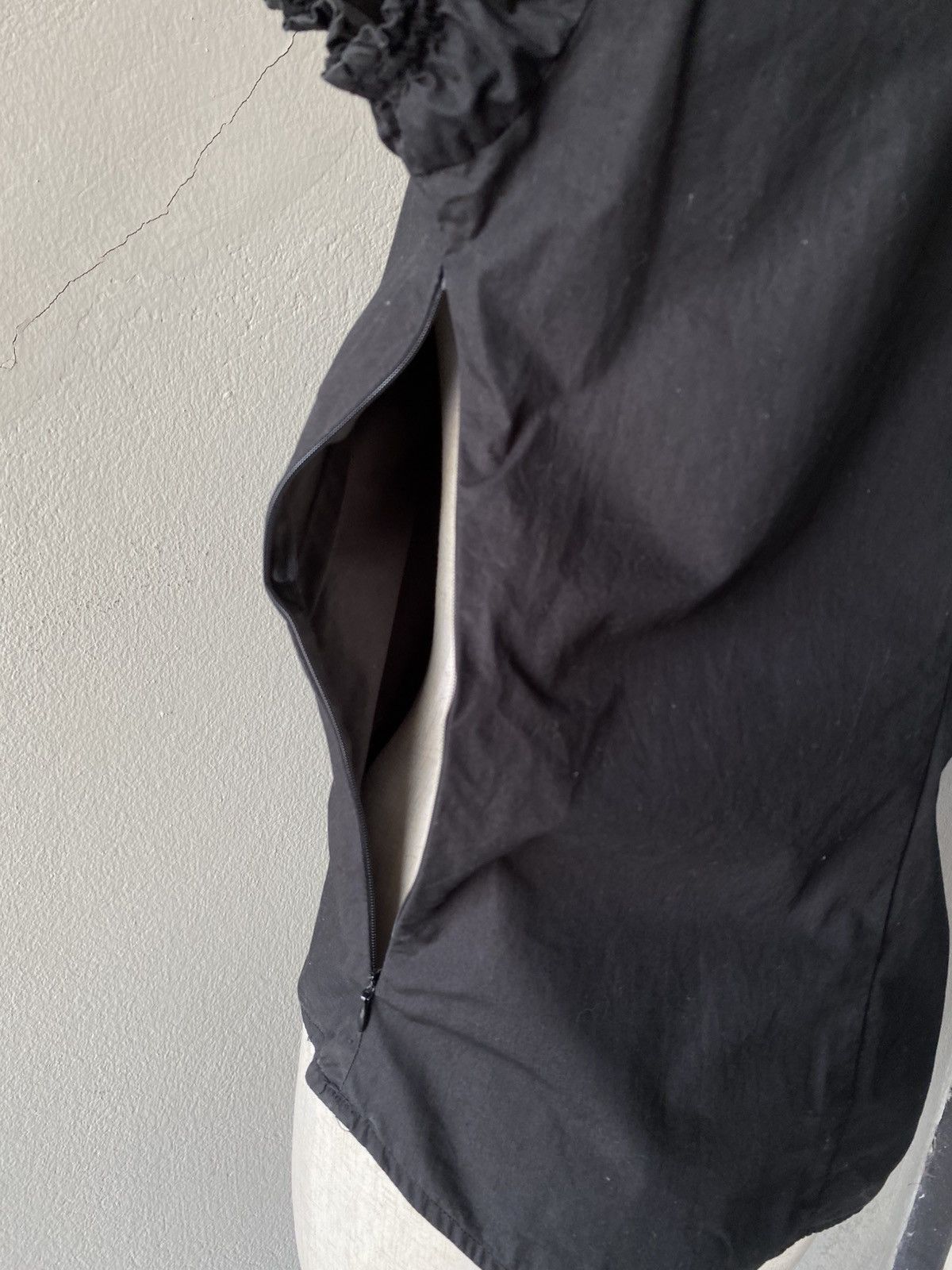 Isabel Marant * Isabel Marant Black Ruffled Puff-Sleeve Blouse. Size S / US 4 / IT 40 - 10 Thumbnail
