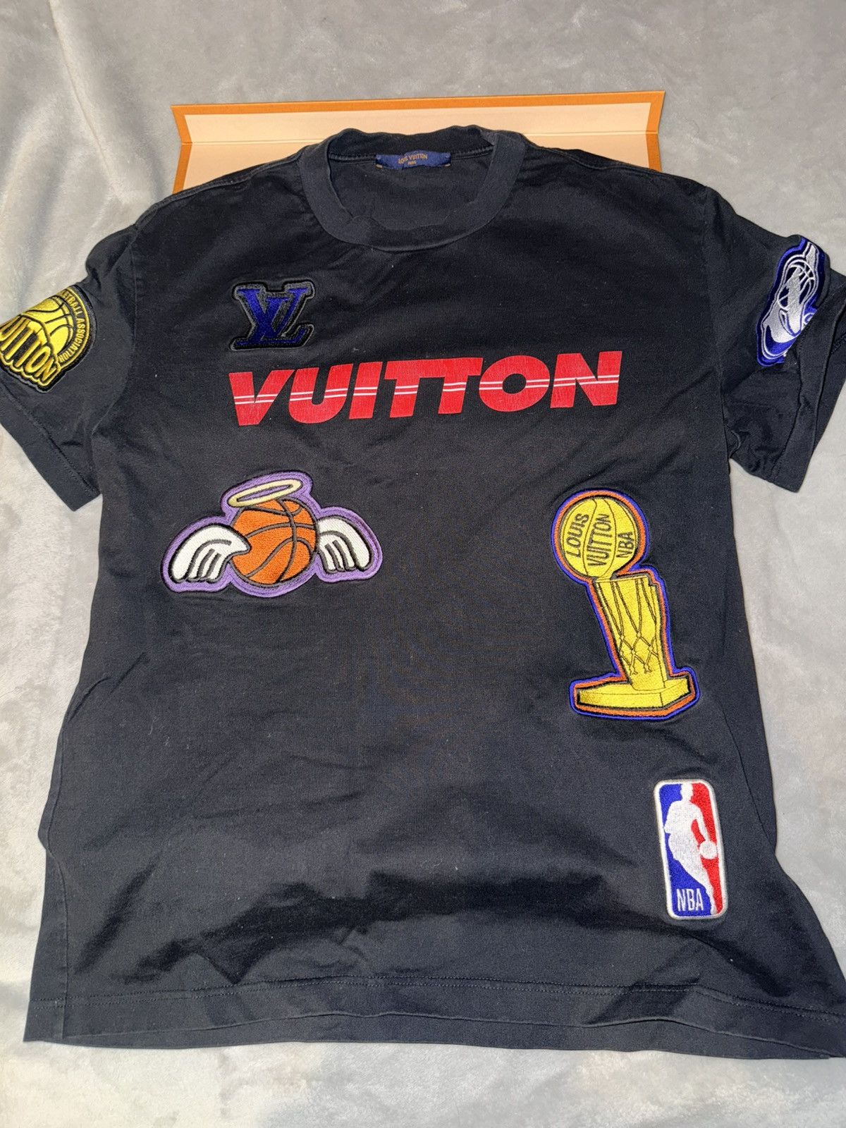 Louis Vuitton × NBA Louis Vuitton x NBA Shirt Size US M / EU 48-50 / 2 - 2 Thumbnail