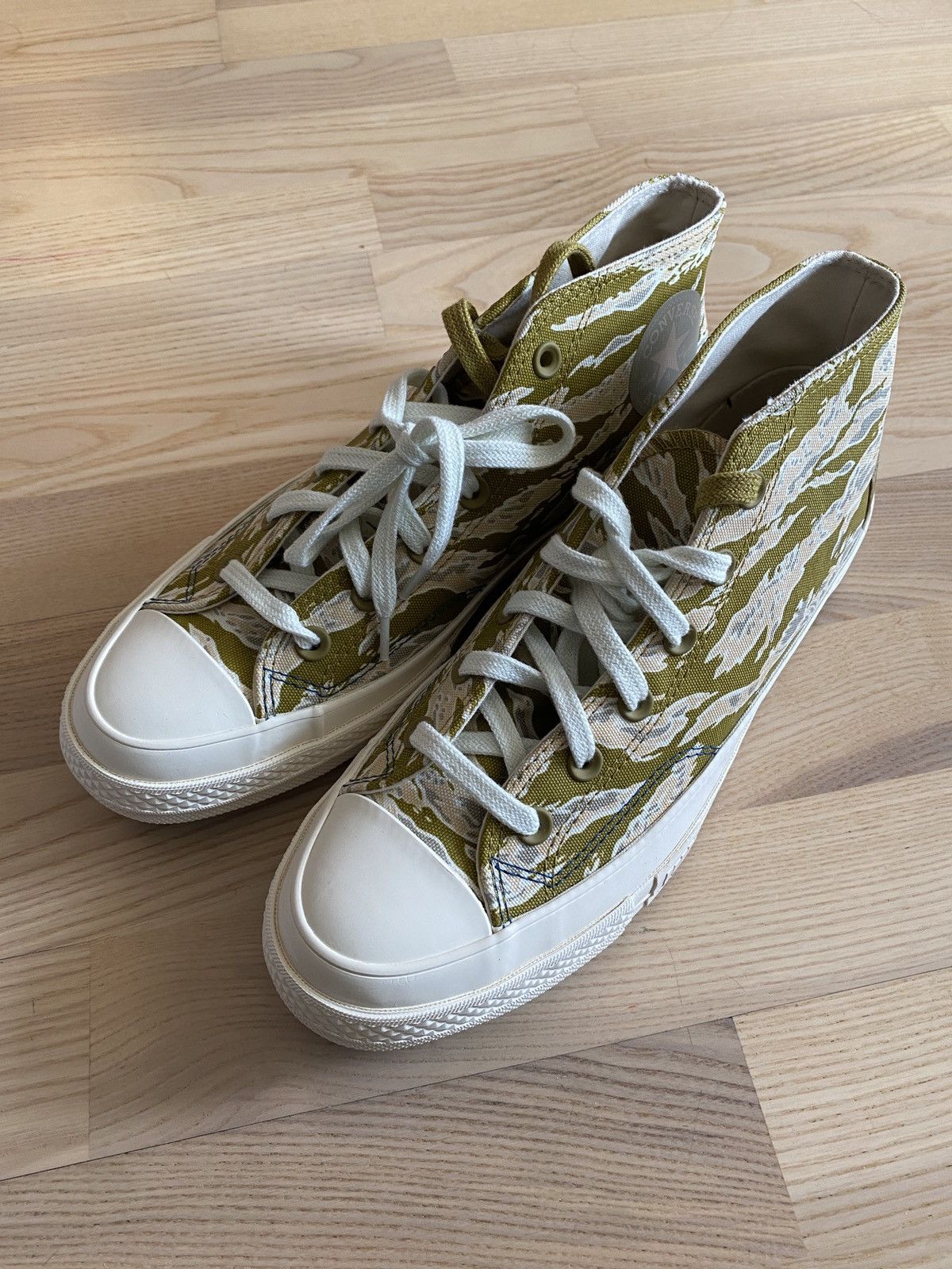 Converse × Undefeated Converse X Undefeated Chuck 70 Mid Size US 8.5 / EU 41-42 - 2 Thumbnail
