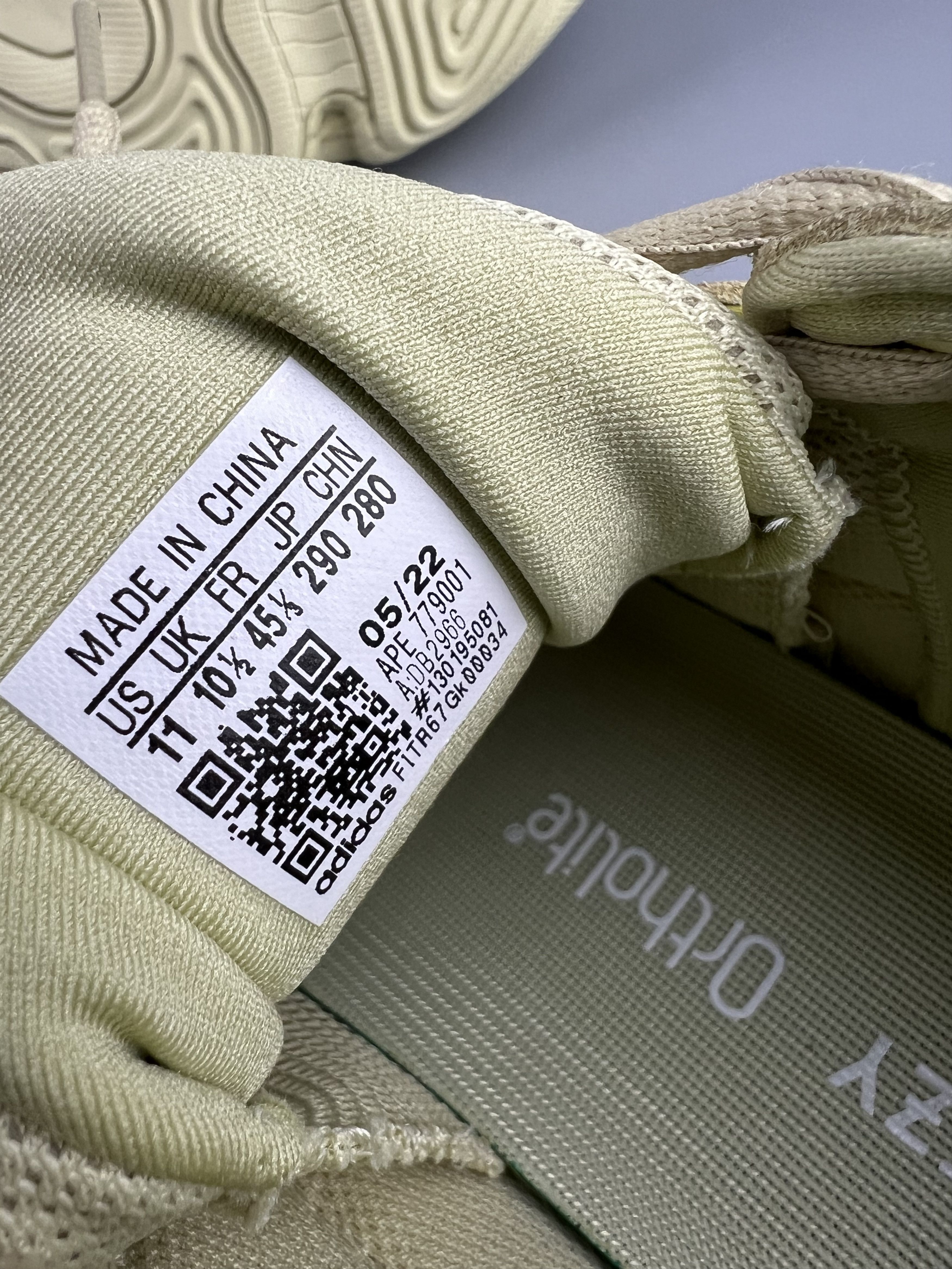 Adidas × Kanye West × Yeezy Adidas Yeezy 500 Super Moon Yellow Size US 11 / EU 44 - 8 Thumbnail