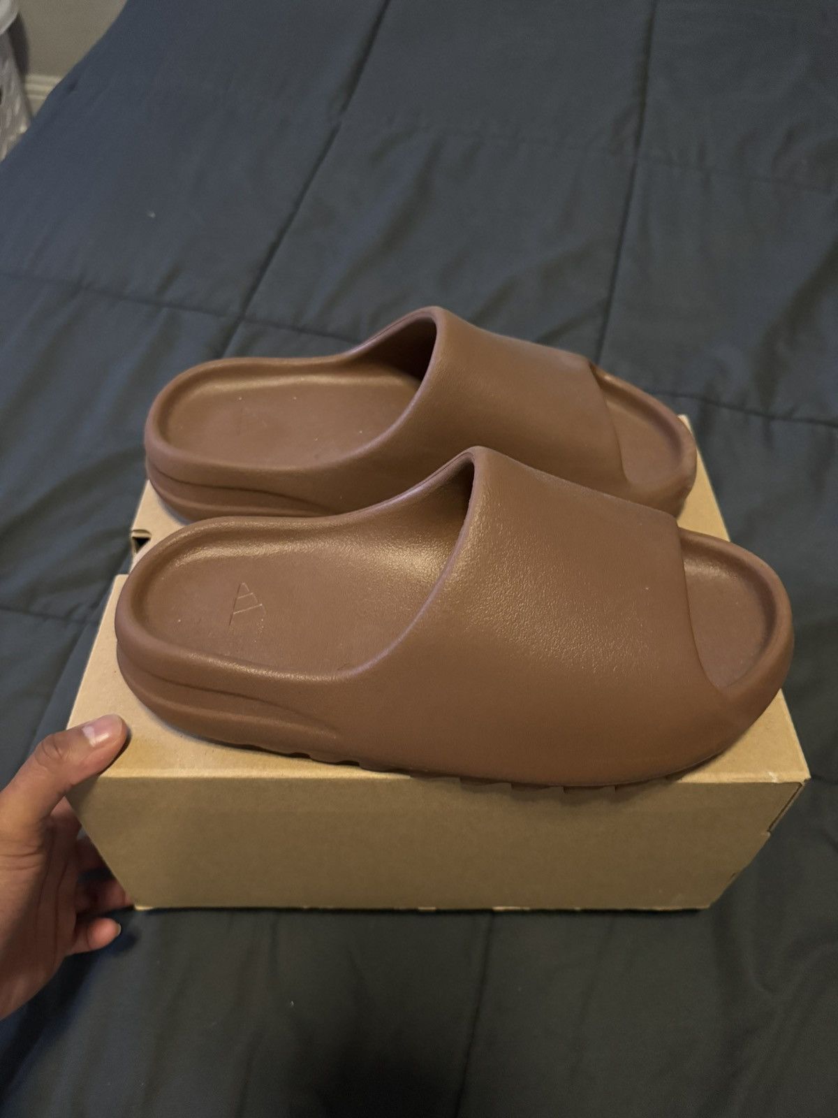 Adidas adidas Yeezy Slide “Flax” Size US 8 / EU 41 - 4 Thumbnail