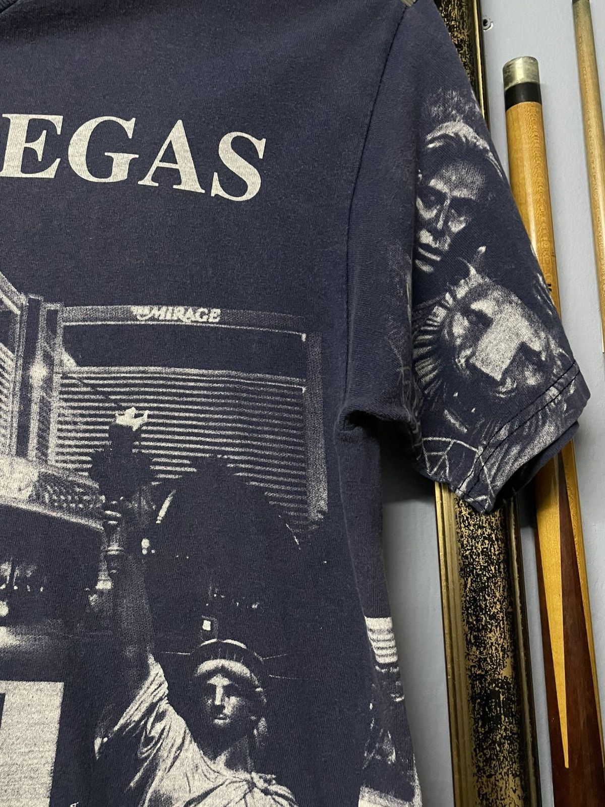 Vintage Rare Vintage 1998 Edwards Teez Iconic Las Vegas OVP Graphic Size US L / EU 52-54 / 3 - 7 Thumbnail