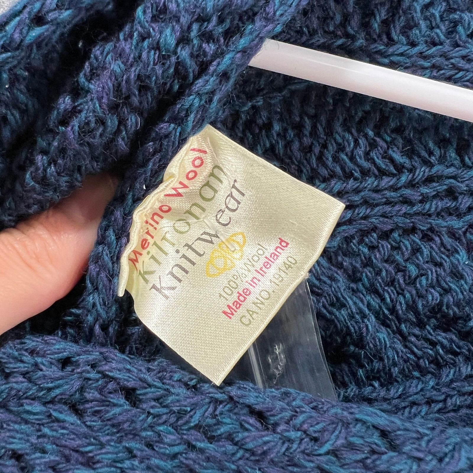 Aran Crafts Kiironan Merino Wool Women's V-Neck Poncho Size XL / US 12-14 / IT 48-50 - 3 Thumbnail