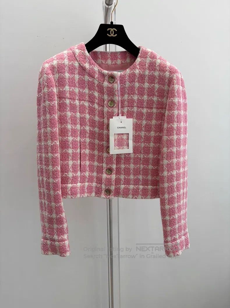Chanel Chanel Pink plaid jacket Size XS / US 0-2 / IT 36-38 - 1 Thumbnail