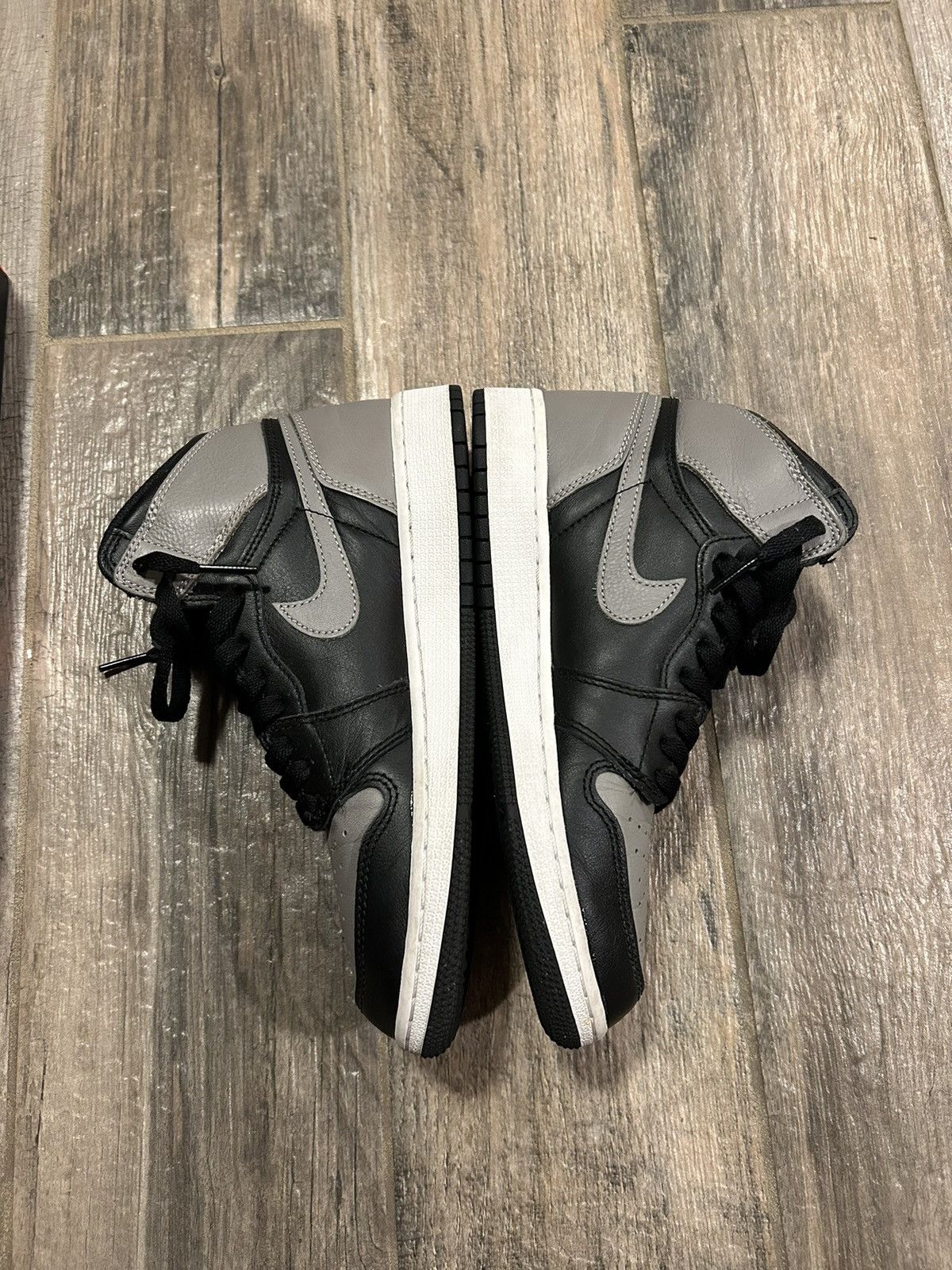 Jordan Brand × Nike Jordan 1 retro shadow gs Size US 6.5 / EU 39-40 - 4 Thumbnail