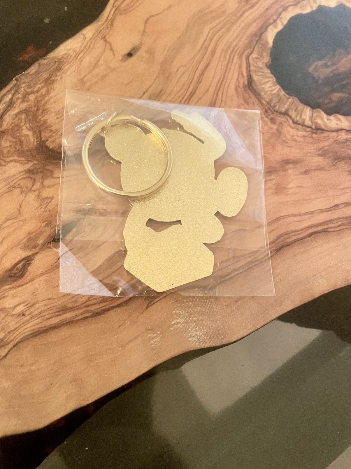 Sci-Fi Fantasy Sci-Fi Fantasy ‘Time Travel’ Clock-man Keychain in Gold Size ONE SIZE - 7 Thumbnail