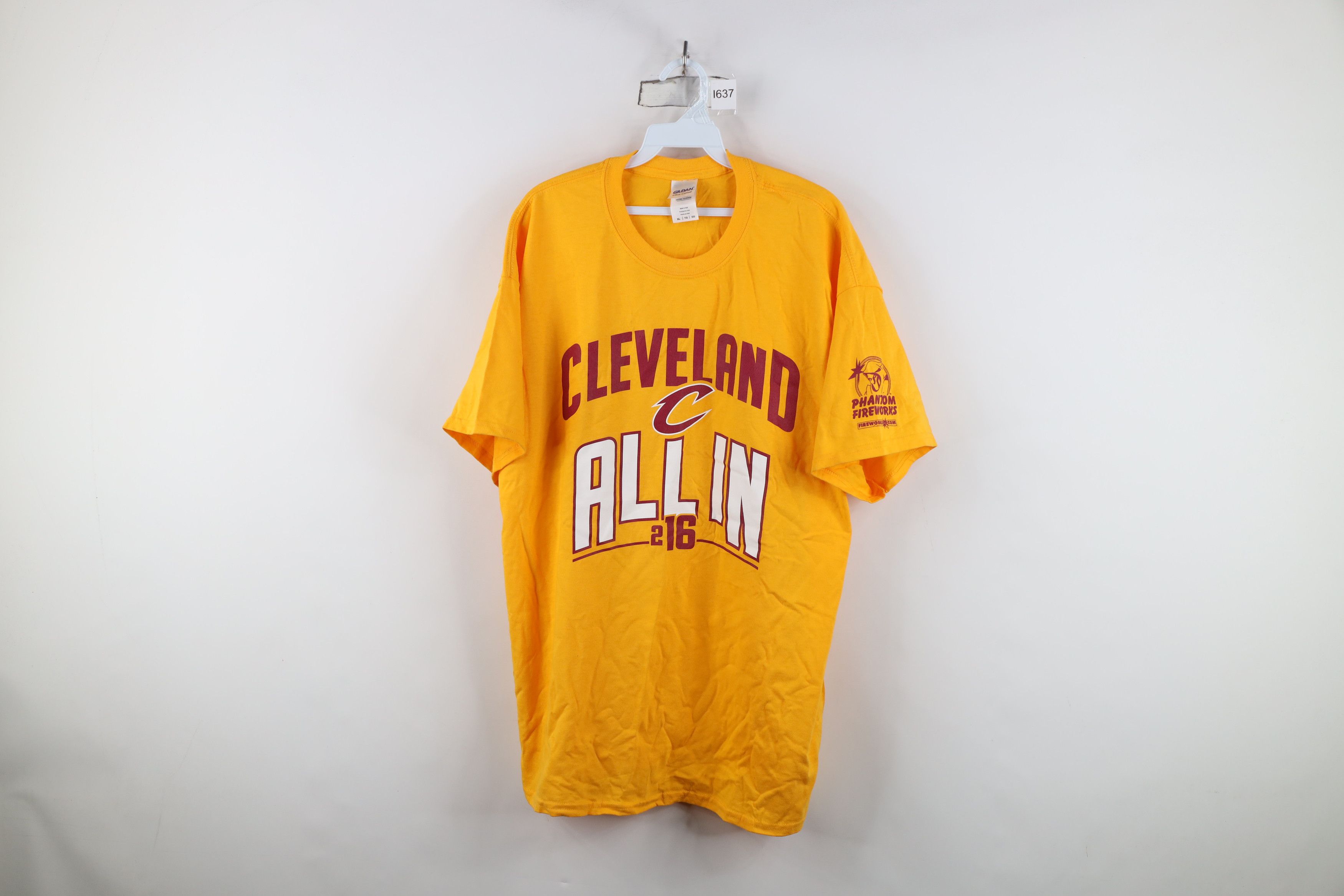 Vintage Y2K 2016 Cavaliers Basketball NBA Champions T-Shirt Yellow Size US XL / EU 56 / 4 - 1 Thumbnail