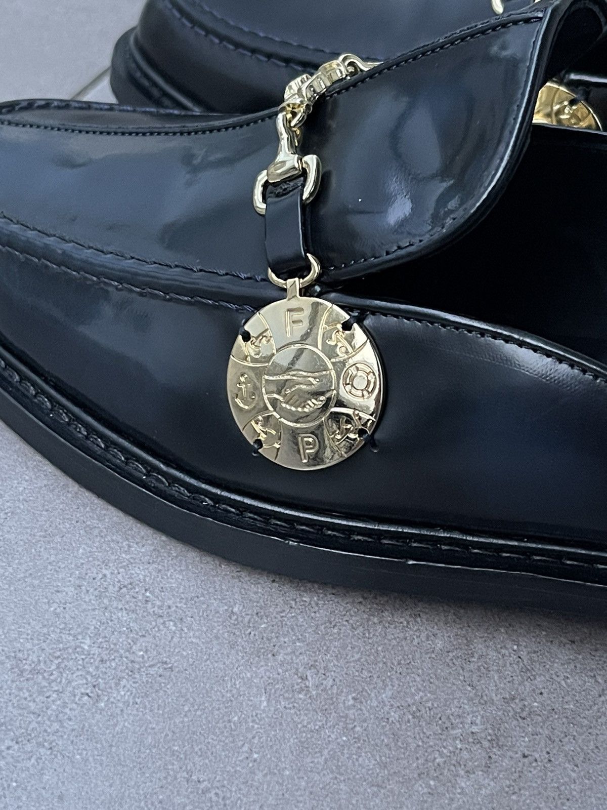 !DS! SS23 Filling Pieces Medal Black Mules