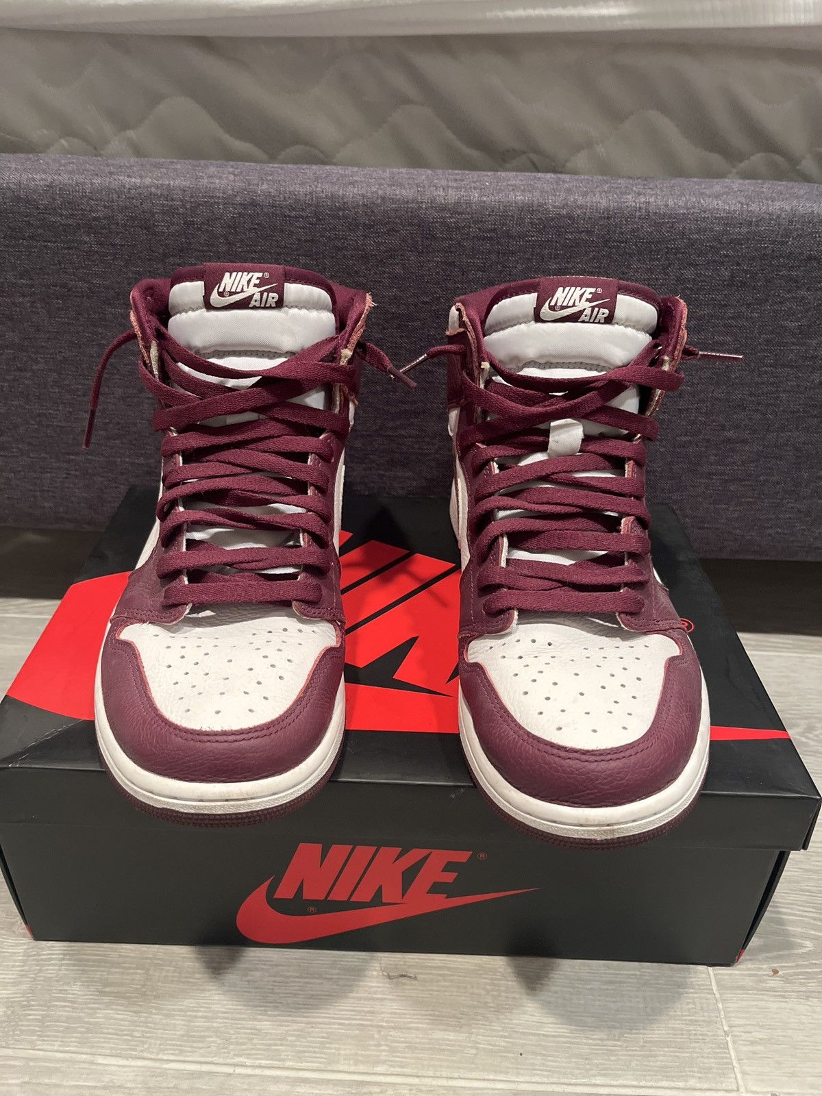Nike Jordan 1 Bordeaux Size US 10.5 / EU 43-44 - 1 Thumbnail