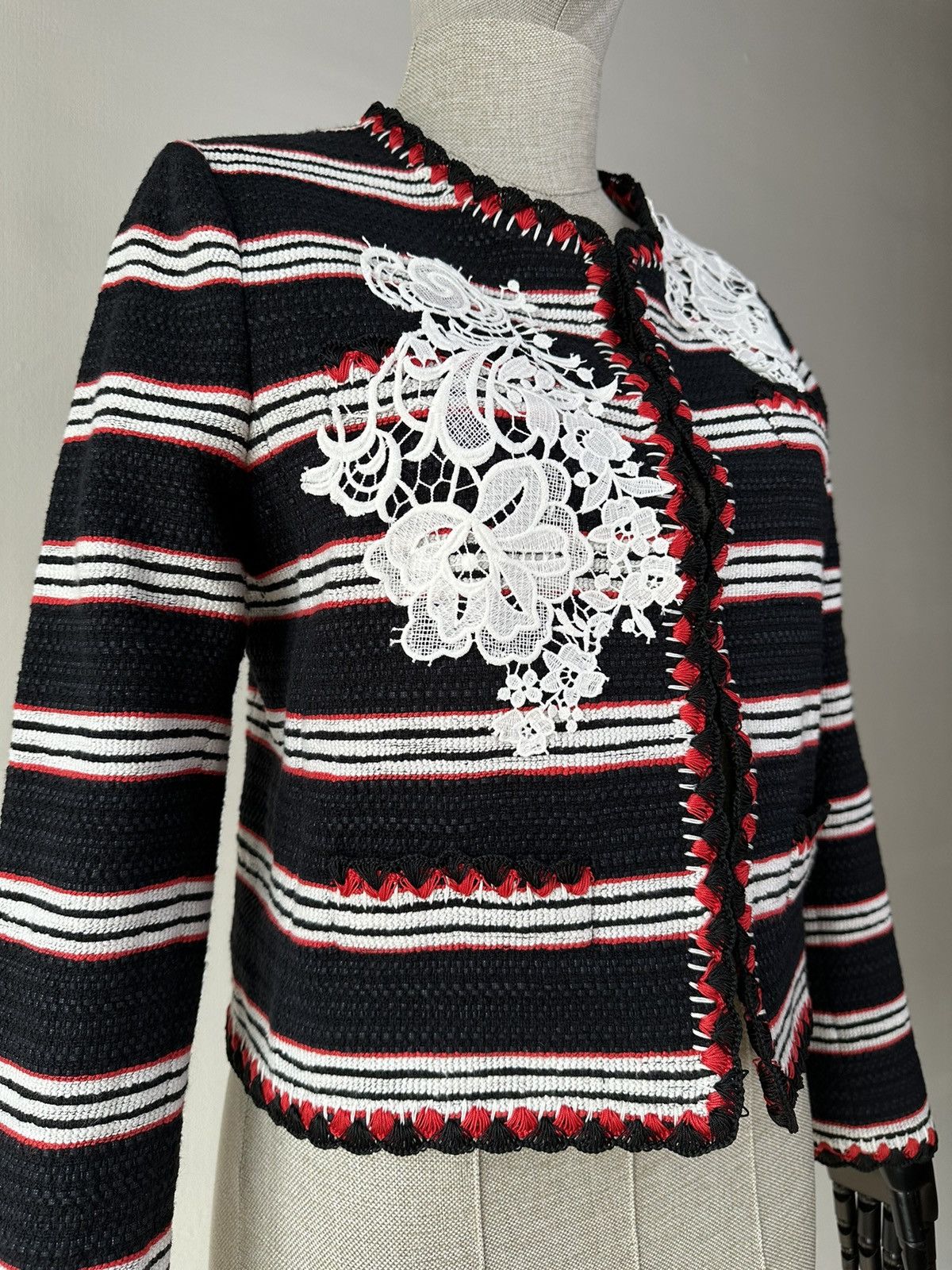 Moschino MOSCHINO BOUTIQUE Tweed Blazer Jacket Lace Embroidery Size M / US 6-8 / IT 42-44 - 6 Thumbnail