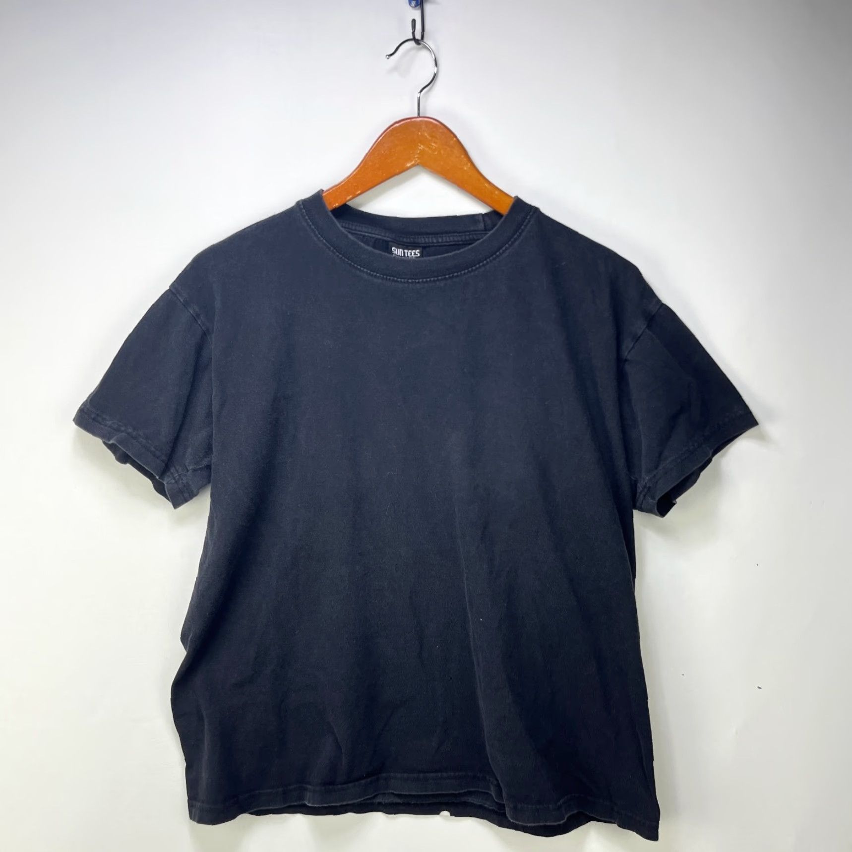 Vintage VINTAGE Black T Shirt Large 2XL Men 90s Sun Faded Cotton Crew Neck Short Sleeve Shirt Size US XXL / EU 58 / 5 - 2 Thumbnail