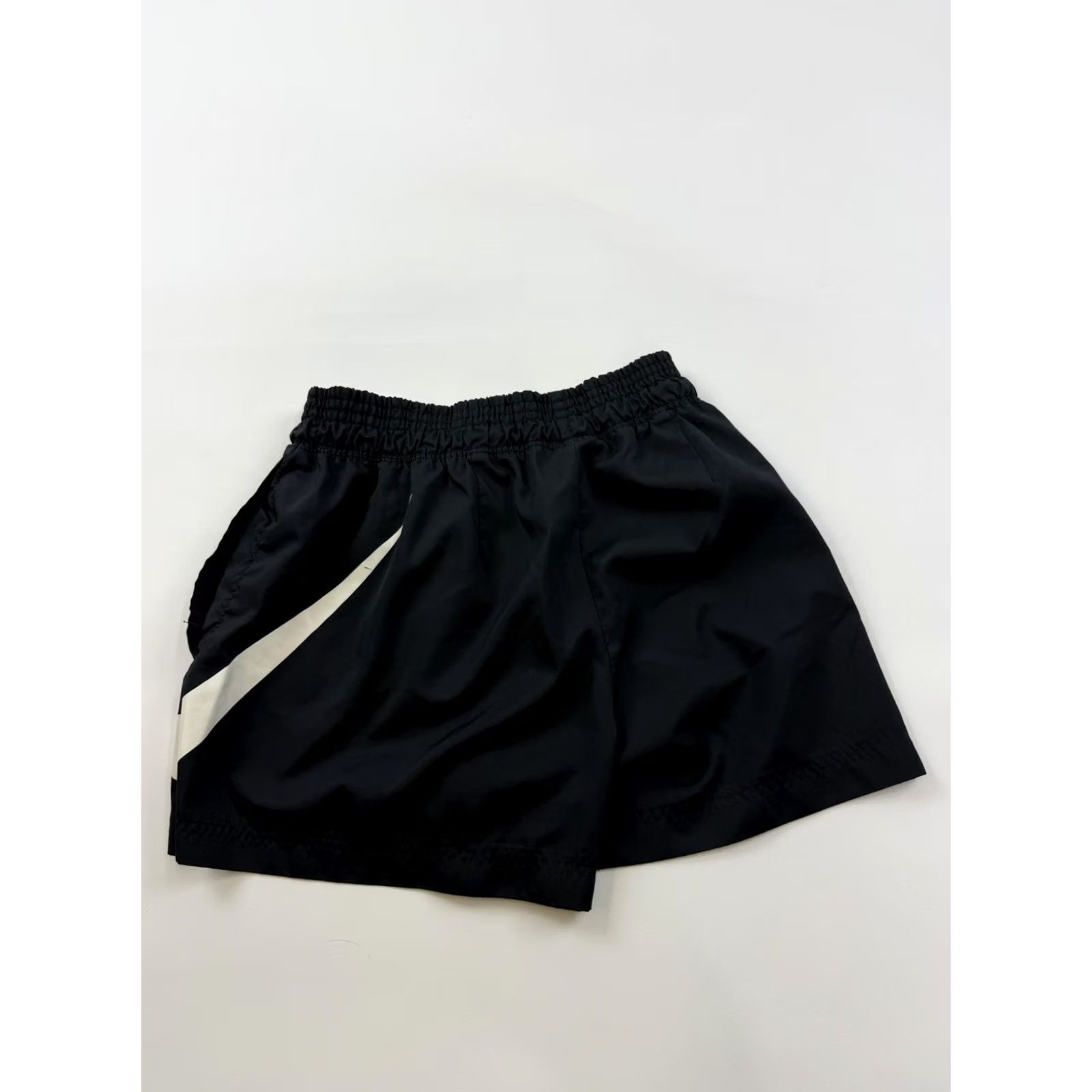 Nike Nike Shorts Womens Medium Black Big Swoosh Running Athletic Gym 4" Inseam Size 32" / US 10 / IT 46 - 6 Thumbnail