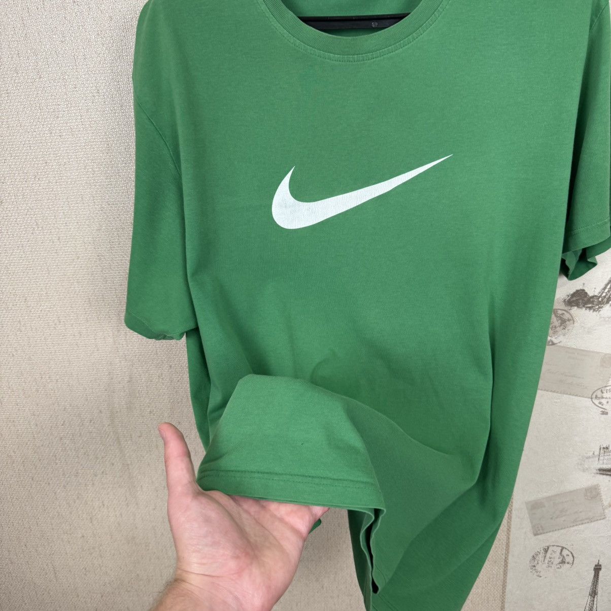 Nike 💚 Vintage 00s Nike T shirt Centre Logo Green Streetwear XL Size US XL / EU 56 / 4 - 17 Thumbnail