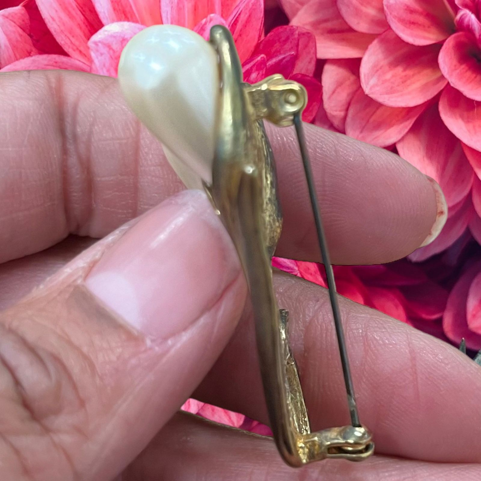 Other Vintage 70s Pearl and Crystal Stone Gold Brooch Double Pearl Size ONE SIZE - 7 Thumbnail