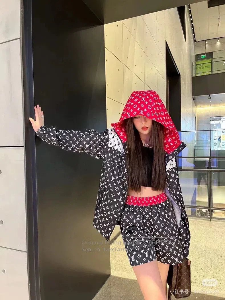 Louis Vuitton Louis Vuitton 22 Autumn and Winter Full Logo Jacket Size XS / US 0-2 / IT 36-38 - 7 Thumbnail