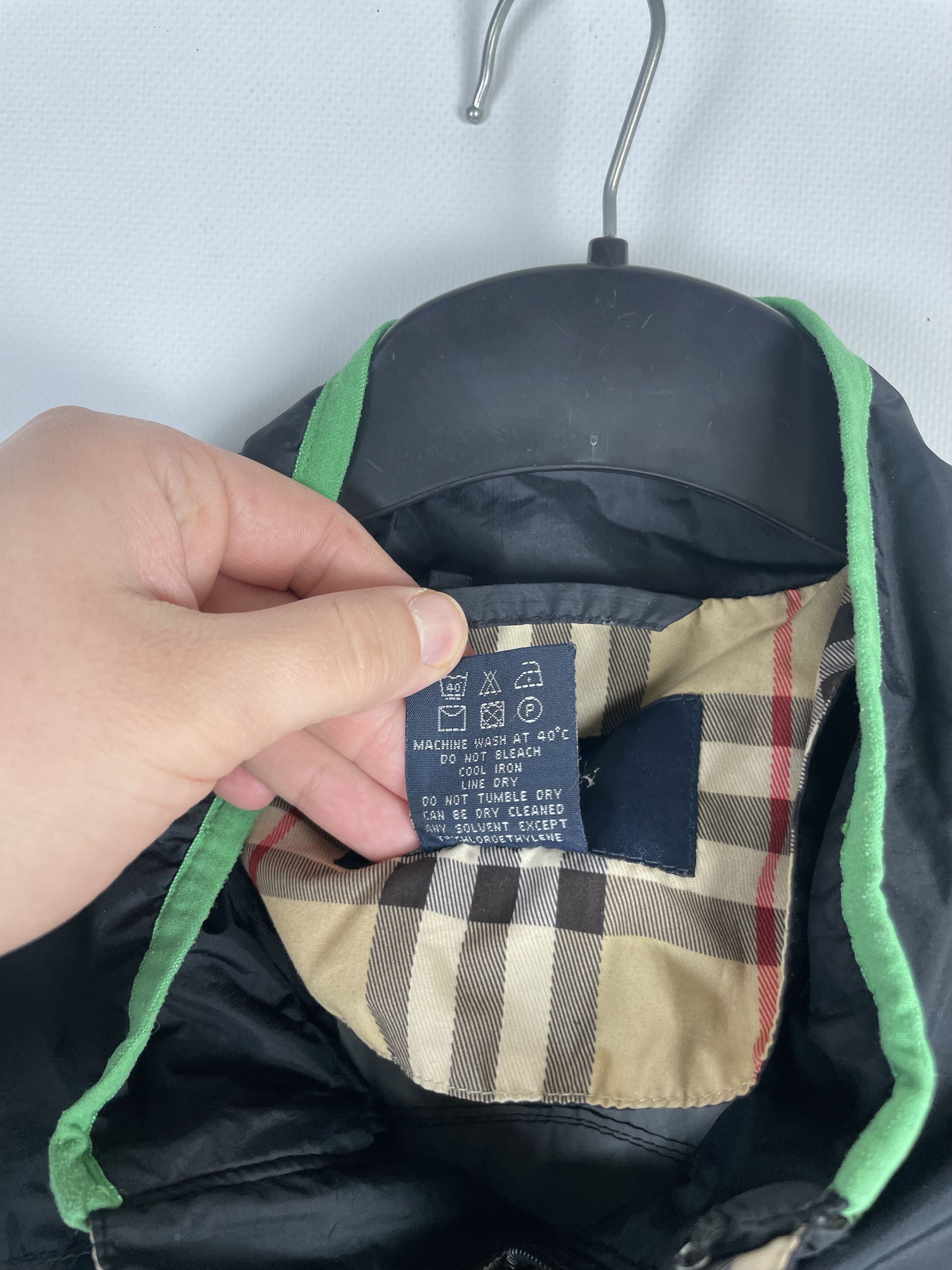Burberry Vintage Burberry Golf Light Windbreaker Jacket Size US XL / EU 56 / 4 - 7 Thumbnail