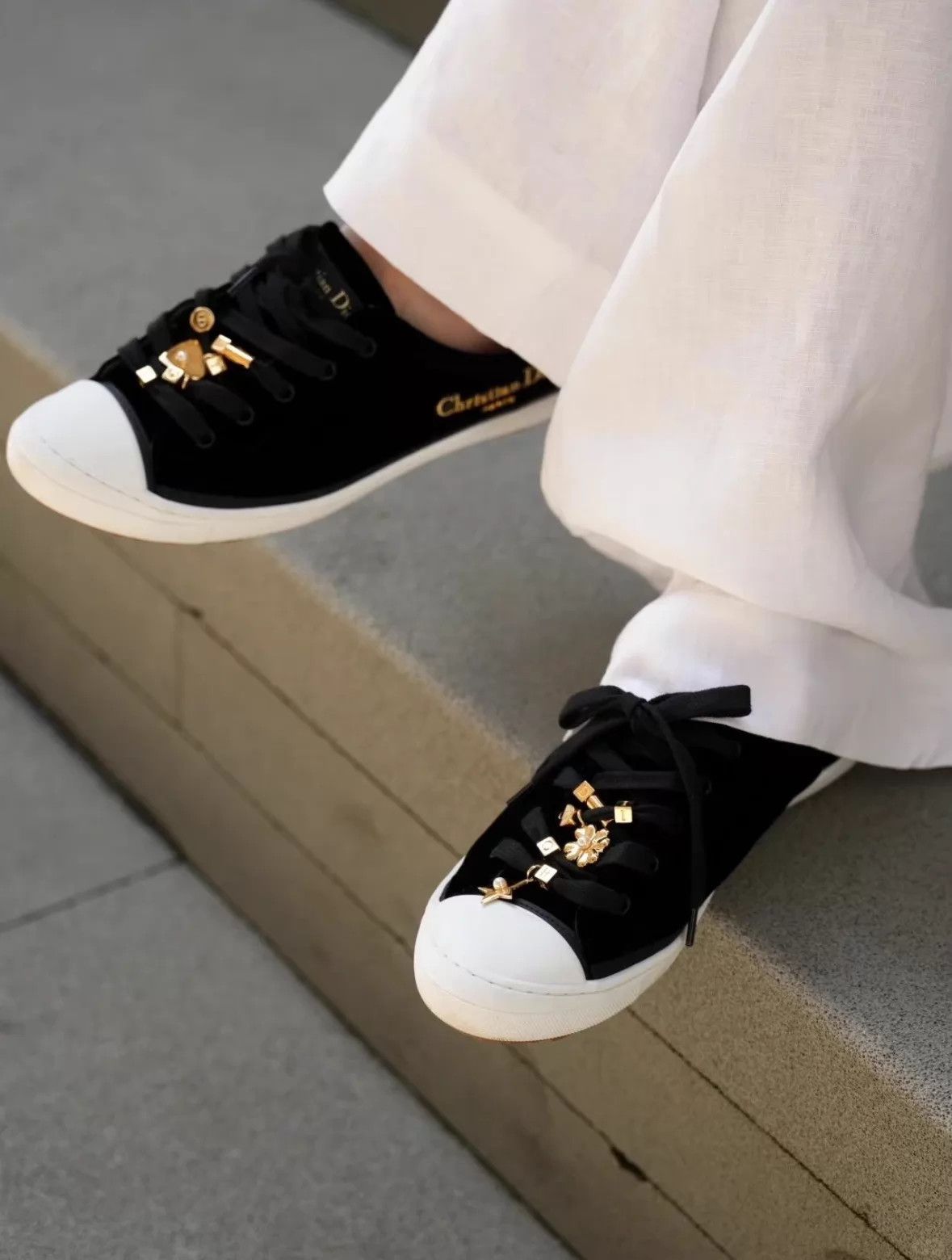 Dior Dior 25 New Black Velvet Lucky Casual Sneakers 36 Size US 5.5 / IT 35.5 - 7 Thumbnail