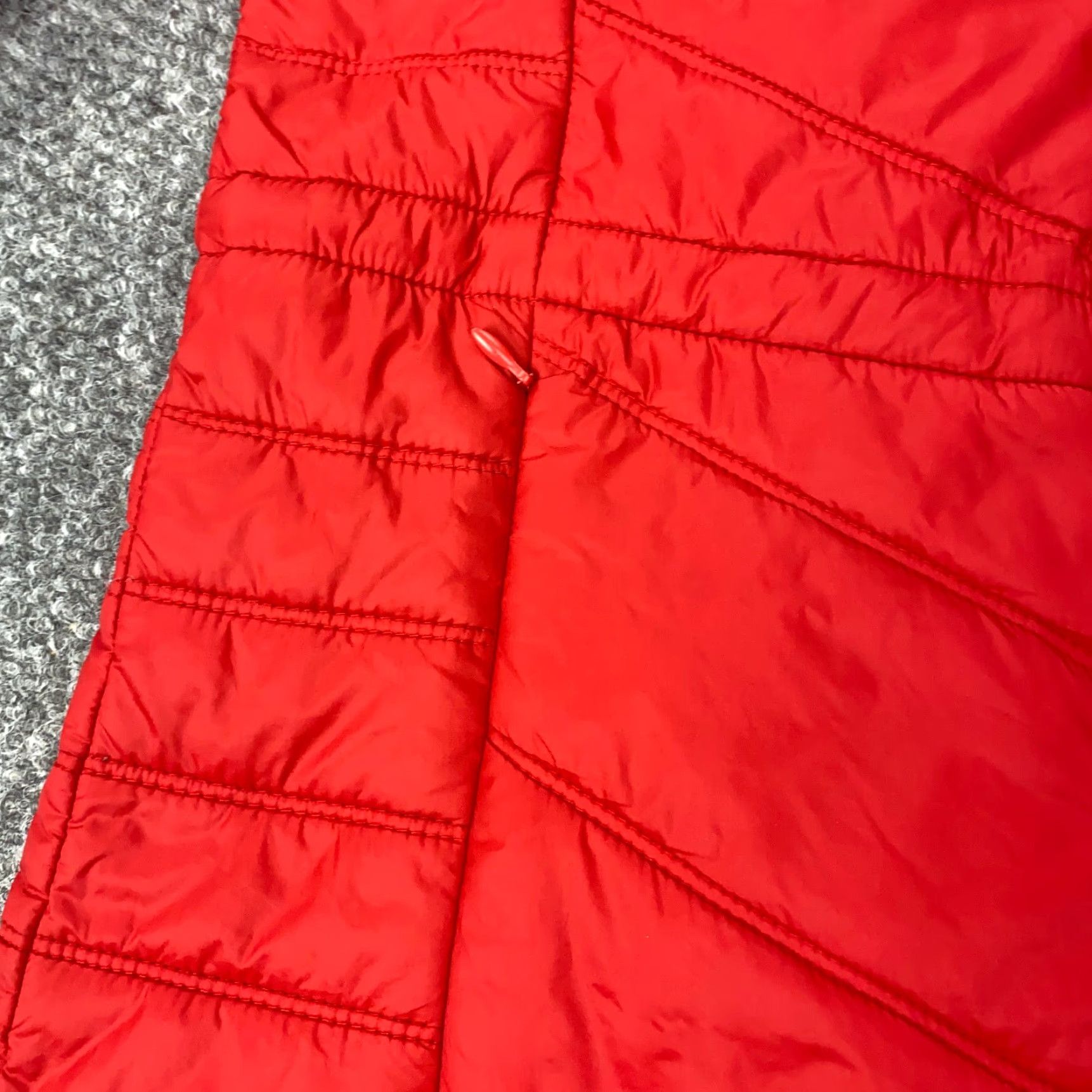 Guess GUESS Womens Jacket Small Red Nylon Mock Neck Lined Quilted Puffer Lightweight Short Zip Satin Logo Casual Outerwear Size S / US 4 / IT 40 - 3 Thumbnail