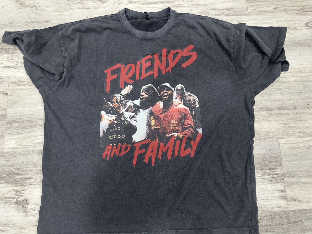 Vintage Ye Friends and Family tee Size US XL / EU 56 / 4 - 1 Thumbnail
