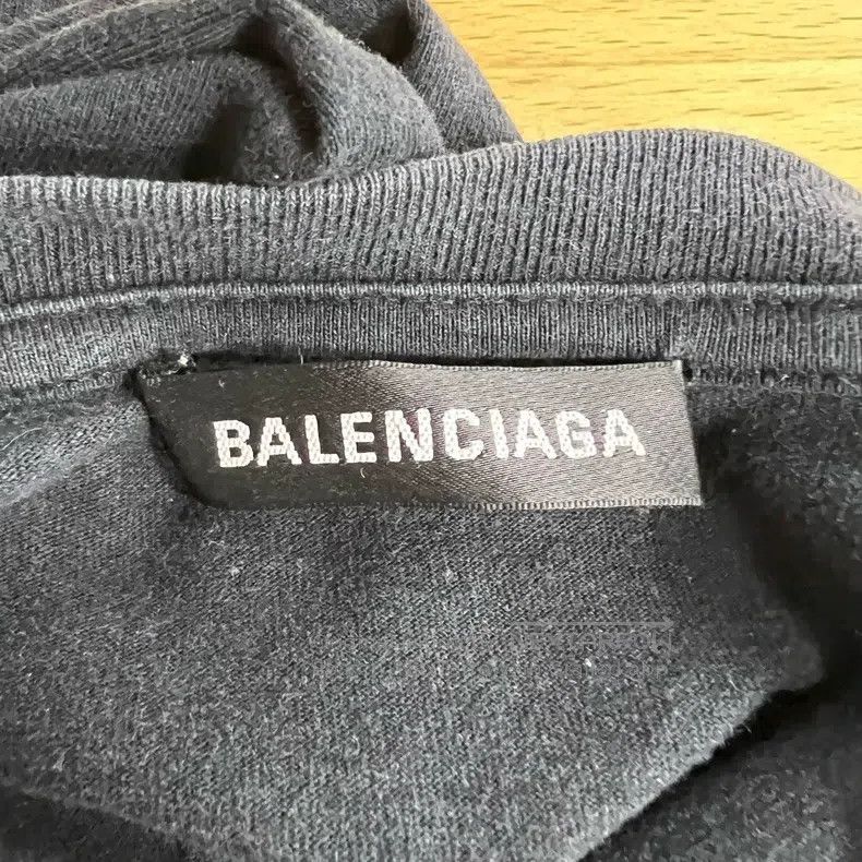 Balenciaga Balenciaga Black Lock扣Logo Chest Printed Short Sleeve T-Sh Size US S / EU 44-46 / 1 - 3 Thumbnail