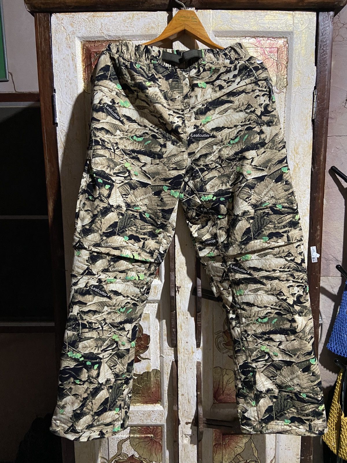 Nike ACG Nike ACG "Smith Summit" Water-Repellent UV Cargo Pants L Size US 30 / EU 46 - 19 Thumbnail