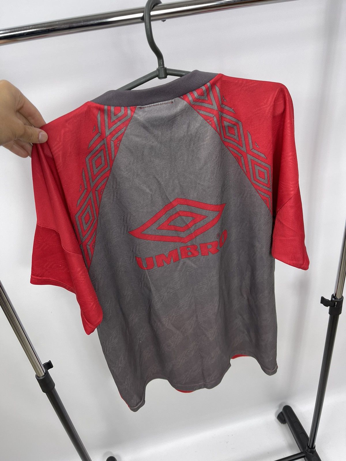 Umbro × Vintage Umbro Jersey Vintage 90s Size M Red Big Logo Size US M / EU 48-50 / 2 - 5 Thumbnail