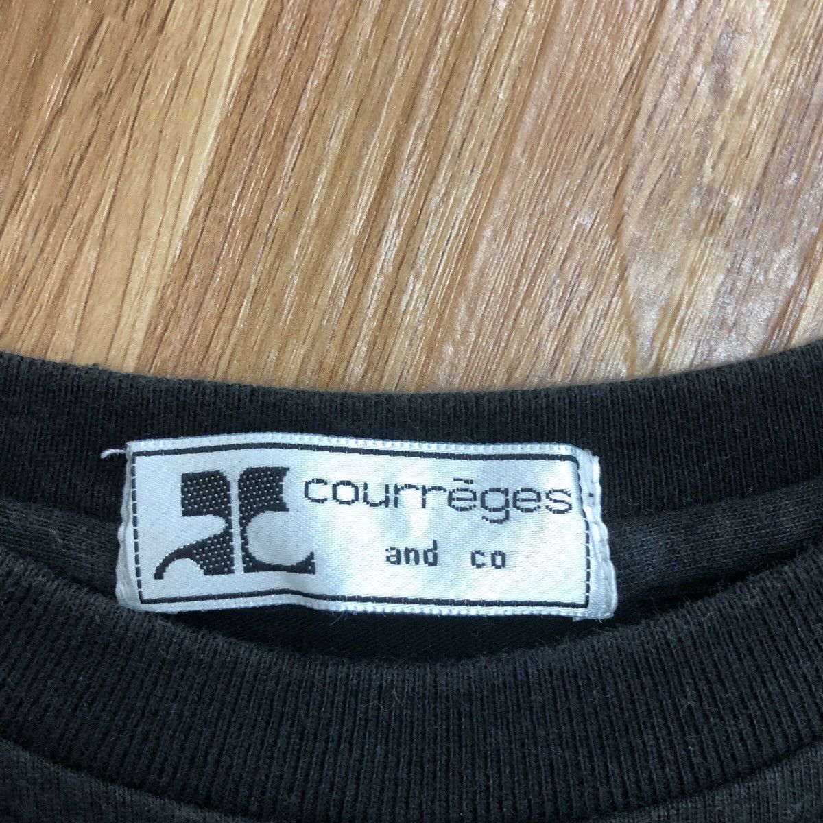 Courreges × Vintage Pick!! Vtg COURREGES Big Spellout Embroidery Top Tee Tshirt Size US L / EU 52-54 / 3 - 5 Thumbnail