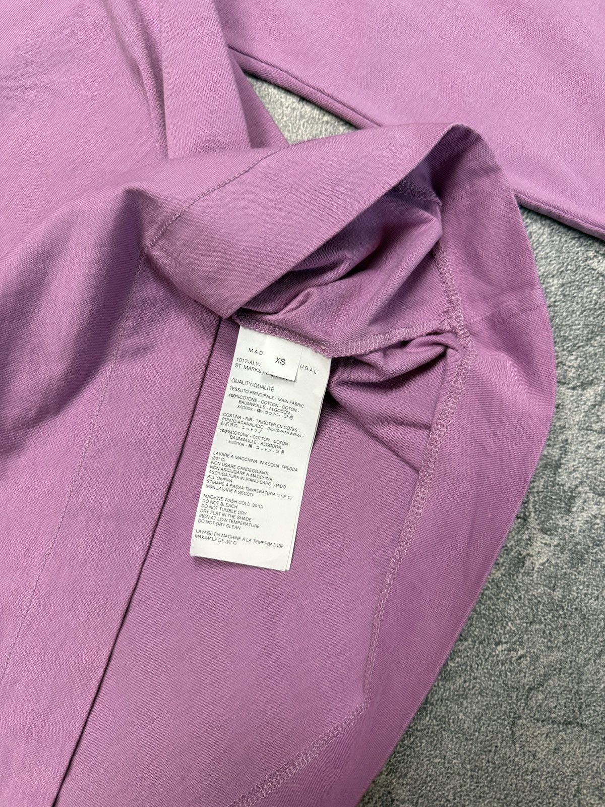 1017 ALYX 9SM 1017 ALYX 9SM longsleeve tee Size US XS / EU 42 / 0 - 6 Thumbnail