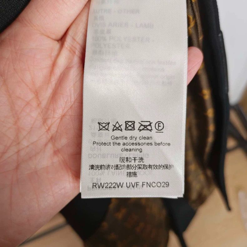 Louis Vuitton Louis Vuitton Black leather overcoat with full print lining Size XXS / US 00 / IT 34 - 4 Thumbnail