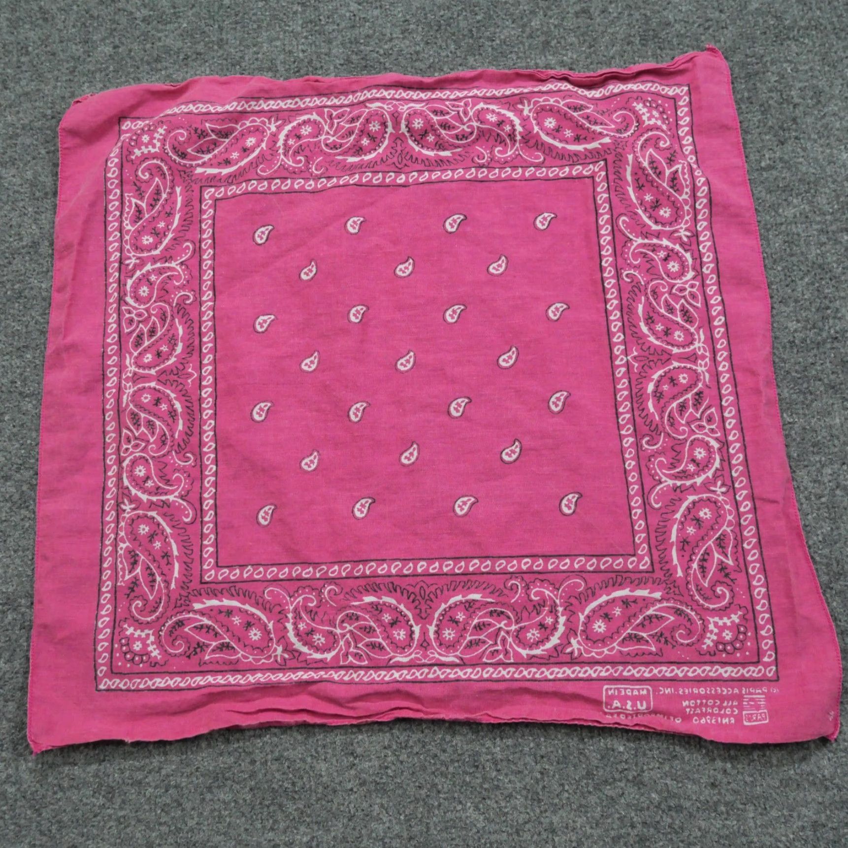 Vintage VINTAGE Paris Bandana Pink Paisley Handkerchief Men One Size Cotton Paisley Patterned Bandana Pink Vintage Paris Size ONE SIZE - 6 Thumbnail