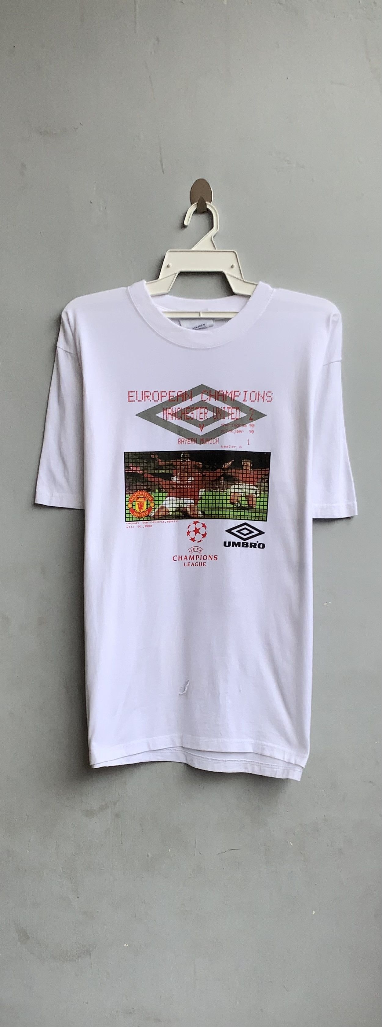 Umbro Manchester United Vs Bayern Munich Umbro Shirt Size US L / EU 52-54 / 3 - 1 Thumbnail