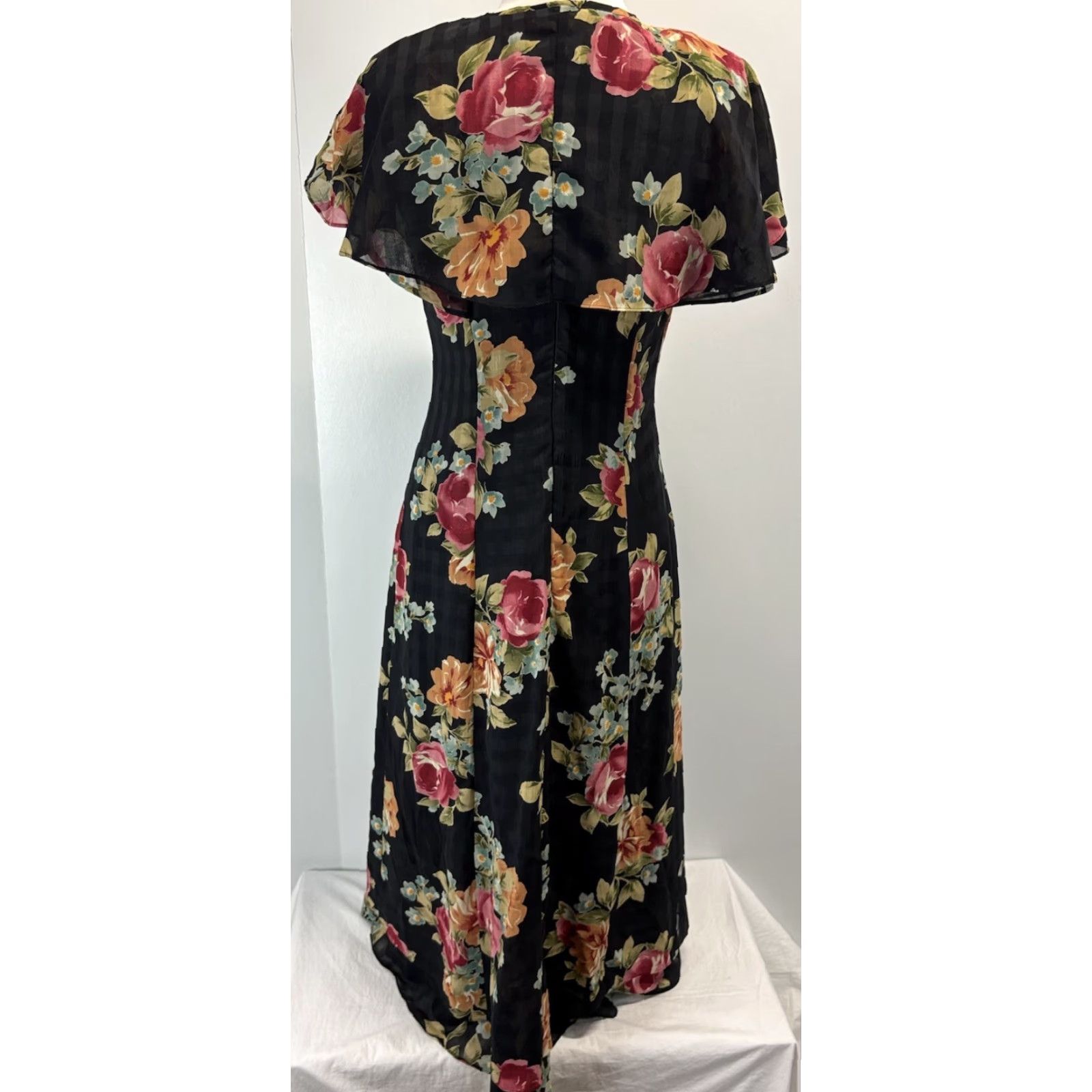 Vintage Vtg Wild Rose Dark Floral Wrap Midi Dress Sz 6 Romance Cottagecore Made USA Size M / US 6-8 / IT 42-44 - 3 Thumbnail