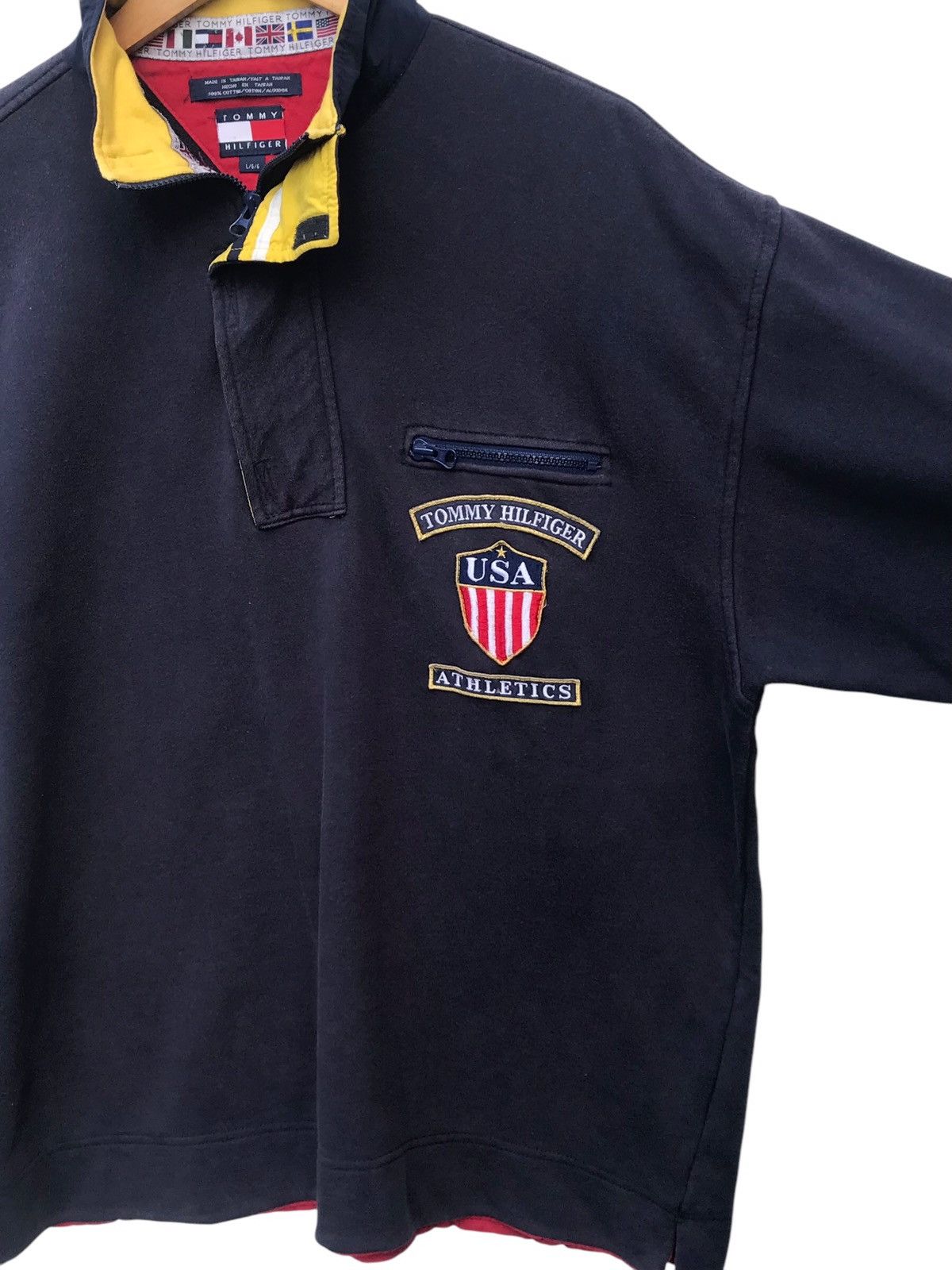 Tommy Hilfiger Vintage Faded Tommy Hilfiger Usa Flag Athletics Sweatshirt Size US L / EU 52-54 / 3 - 6 Thumbnail