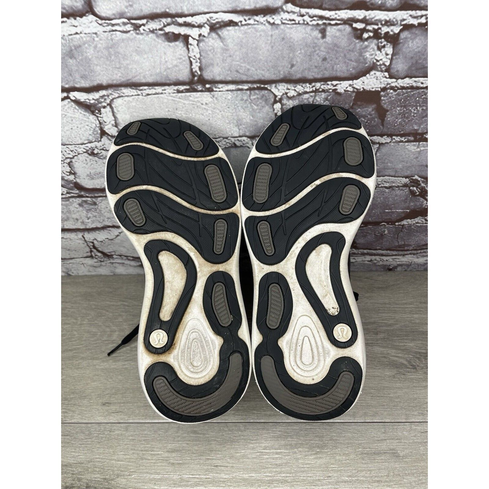 Lululemon Lululemon Black White Chargefeel Workout Low Athletic Sneake Size US 9.5 / IT 39.5 - 24 Thumbnail