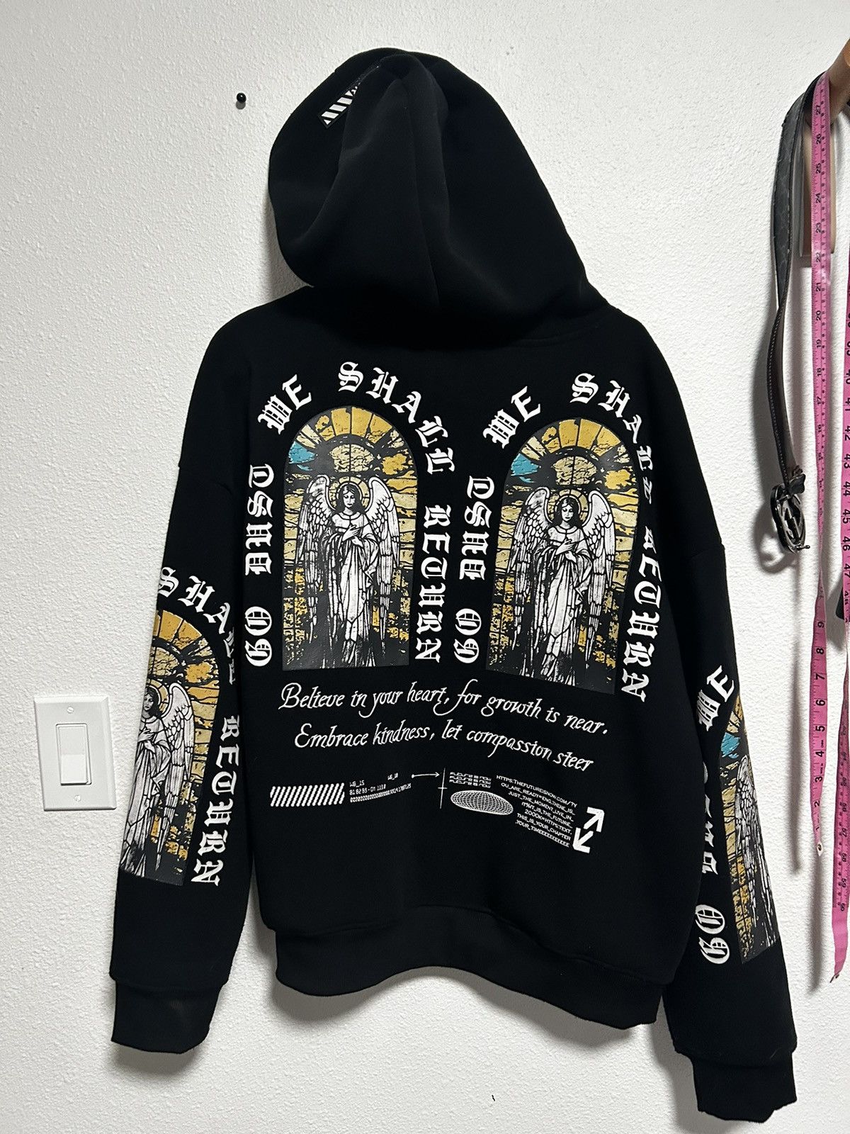 Other hoodie with a stained-glass angel graphic Size M Size US M / EU 48-50 / 2 - 2 Thumbnail