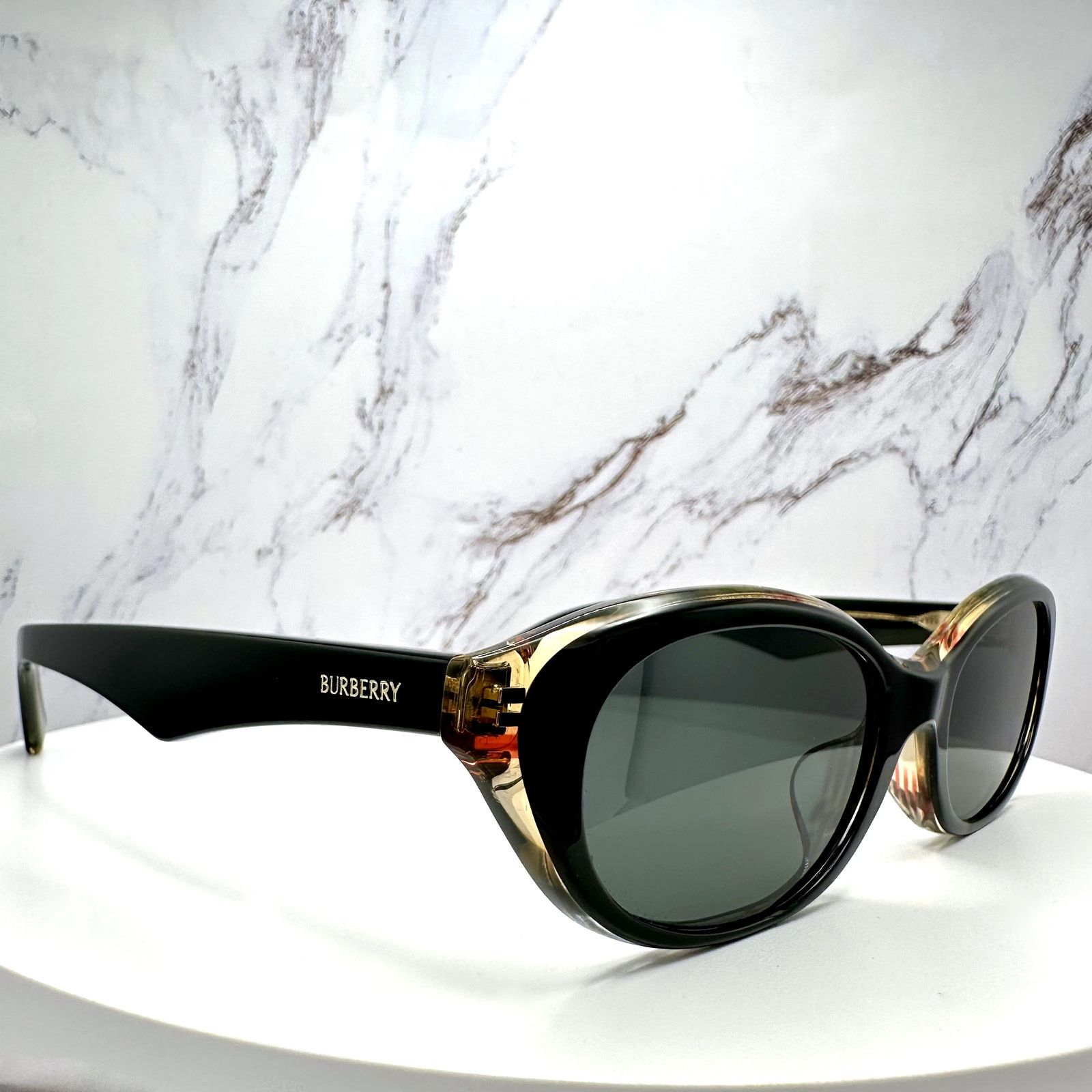 Burberry New Burberry Sunglasses Black Vintage Check Oval Gold Logo Size ONE SIZE - 15 Thumbnail
