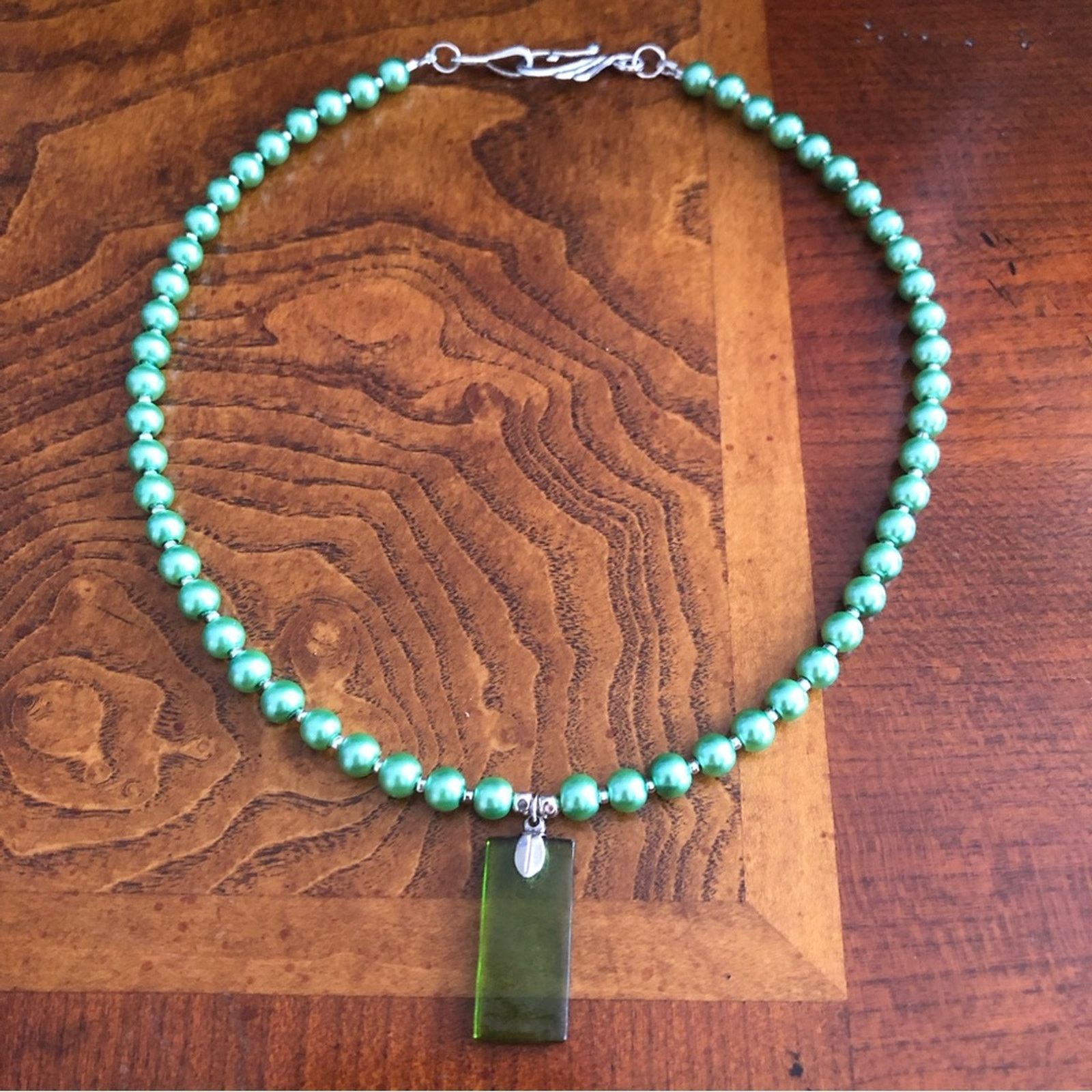 Handmade Handcrafted repurpose green glass pendant Pearl necklace Size ONE SIZE - 10 Thumbnail