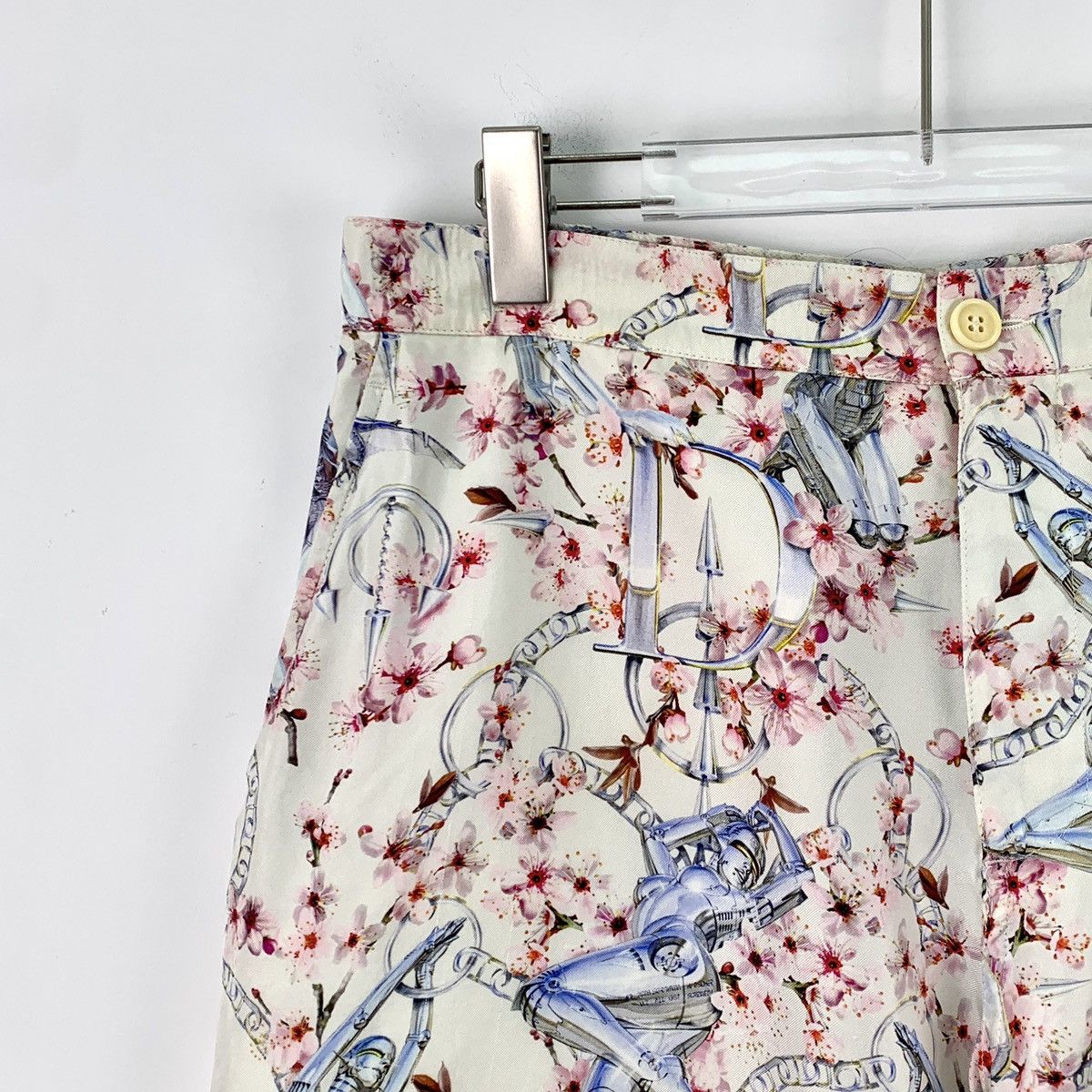Dior Dior x Sorayama Robot Printed Silk Casual Shorts K26WX Size US 34 / EU 50 - 3 Thumbnail