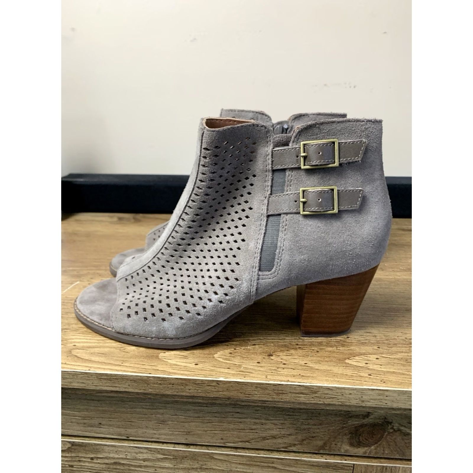 Vionic Vionic Aloft Chryssa Booties Womens Taupe Beige Leather Perforated Suede Peep Toe Zip Buckle Mid Heel 2-2.9in Bootie Womens Size US 9 / IT 39 - 4 Thumbnail