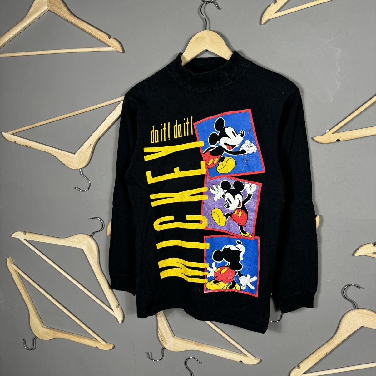 Disney Vintage 90s Mickey & Co. Mouse Disney Sweatshirt Size US S / EU 44-46 / 1 - 3 Thumbnail